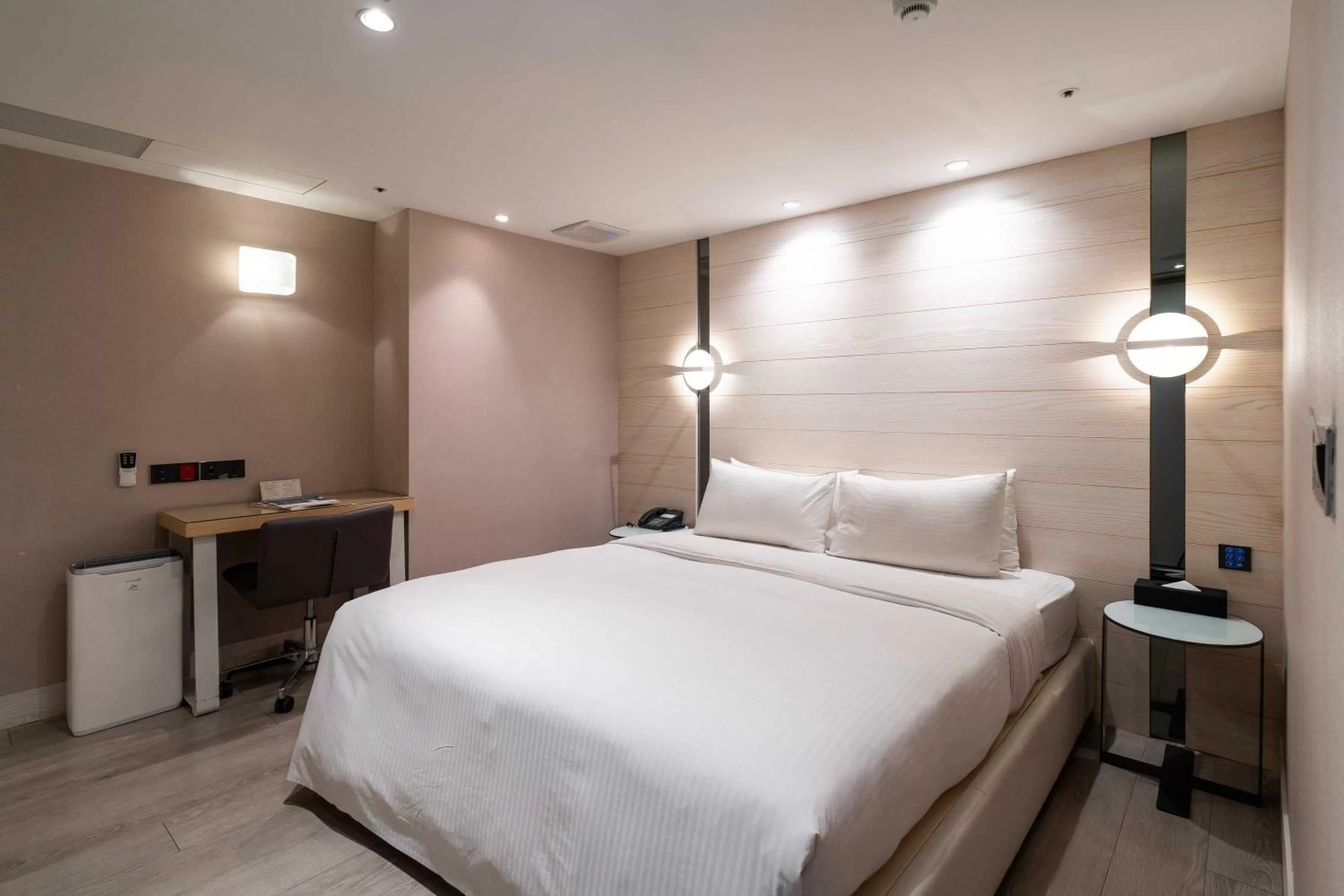 Bed in The Cloud Hotel