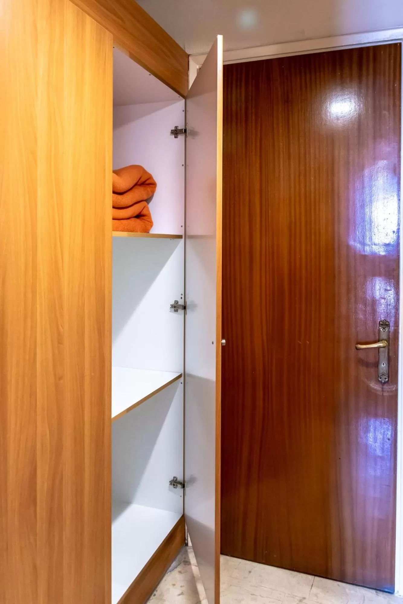 wardrobe in Telis Hotel