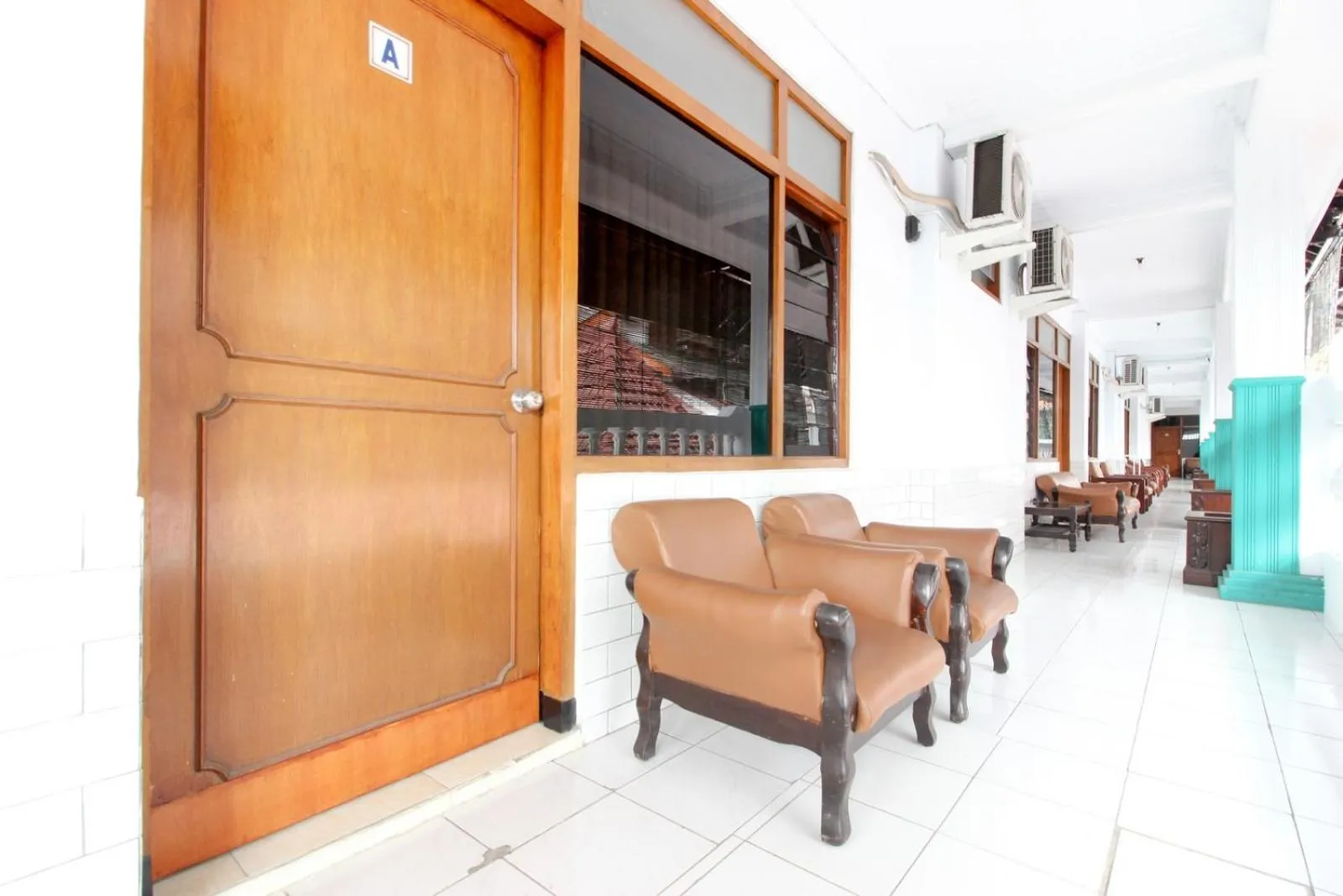 Area and facilities in RedDoorz Plus near Alun Alun Selatan