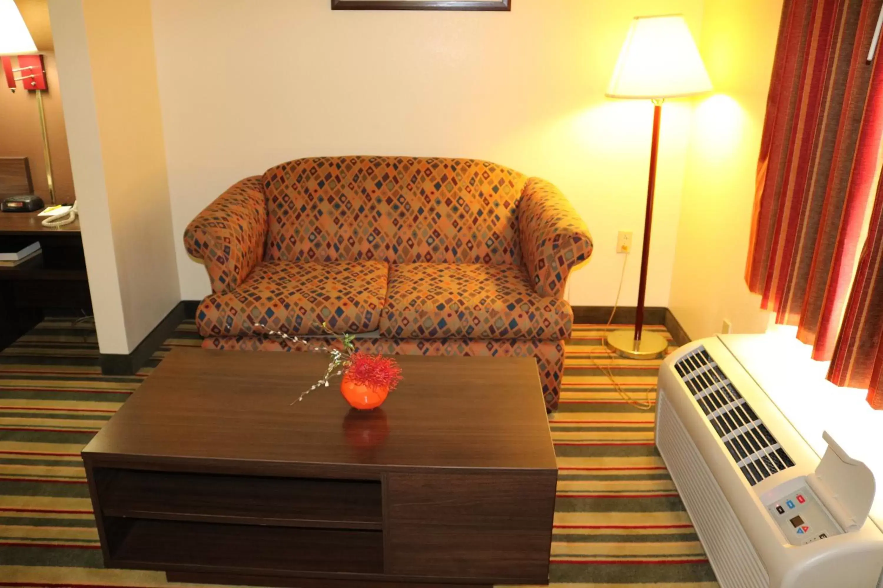 King Room - Smoking in Super 8 by Wyndham Dublin King Room - Smoking in Super 8 by Wyndham Dublin