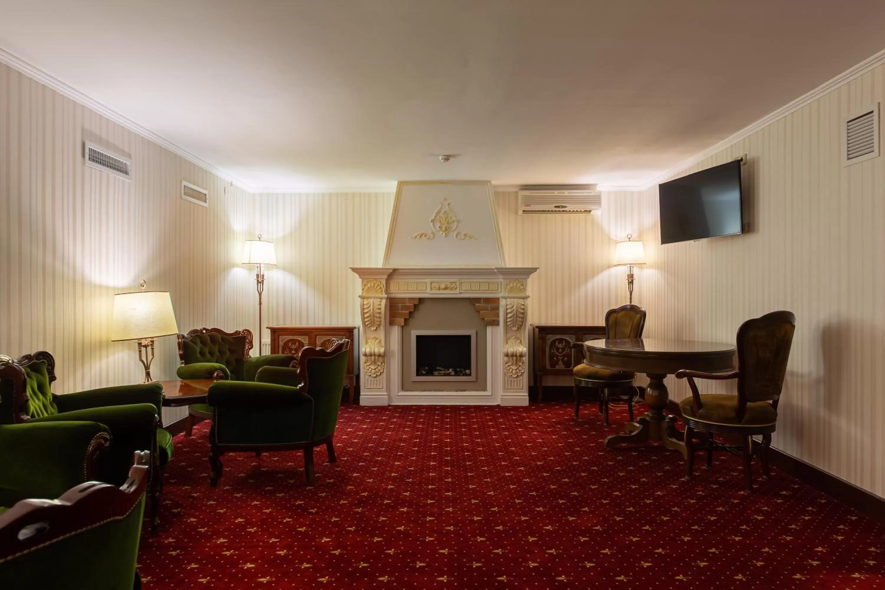 Communal lounge/ TV room in Edelweiss