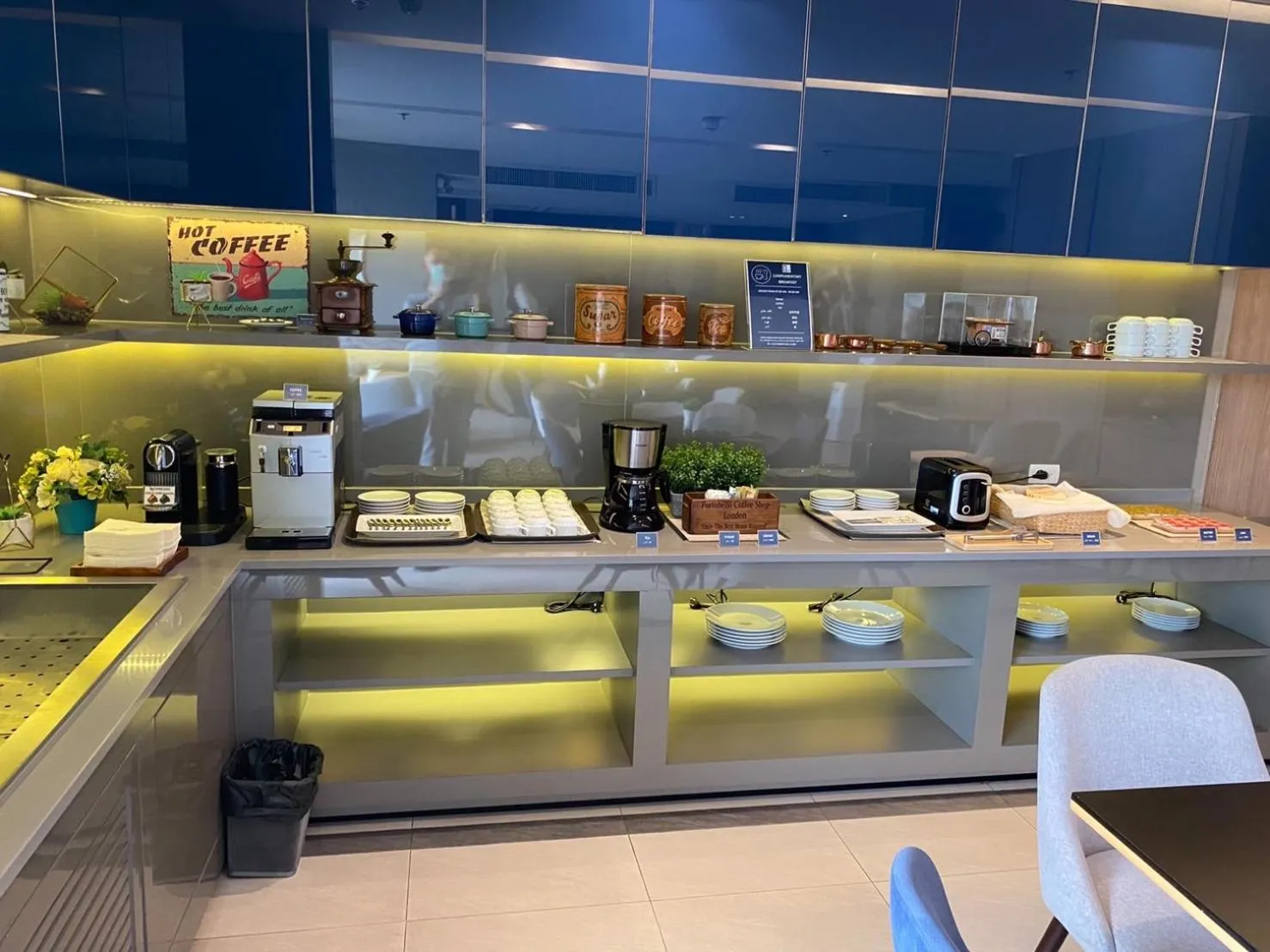 Restaurant/places to eat in Amp Am House Bangkok Hotel