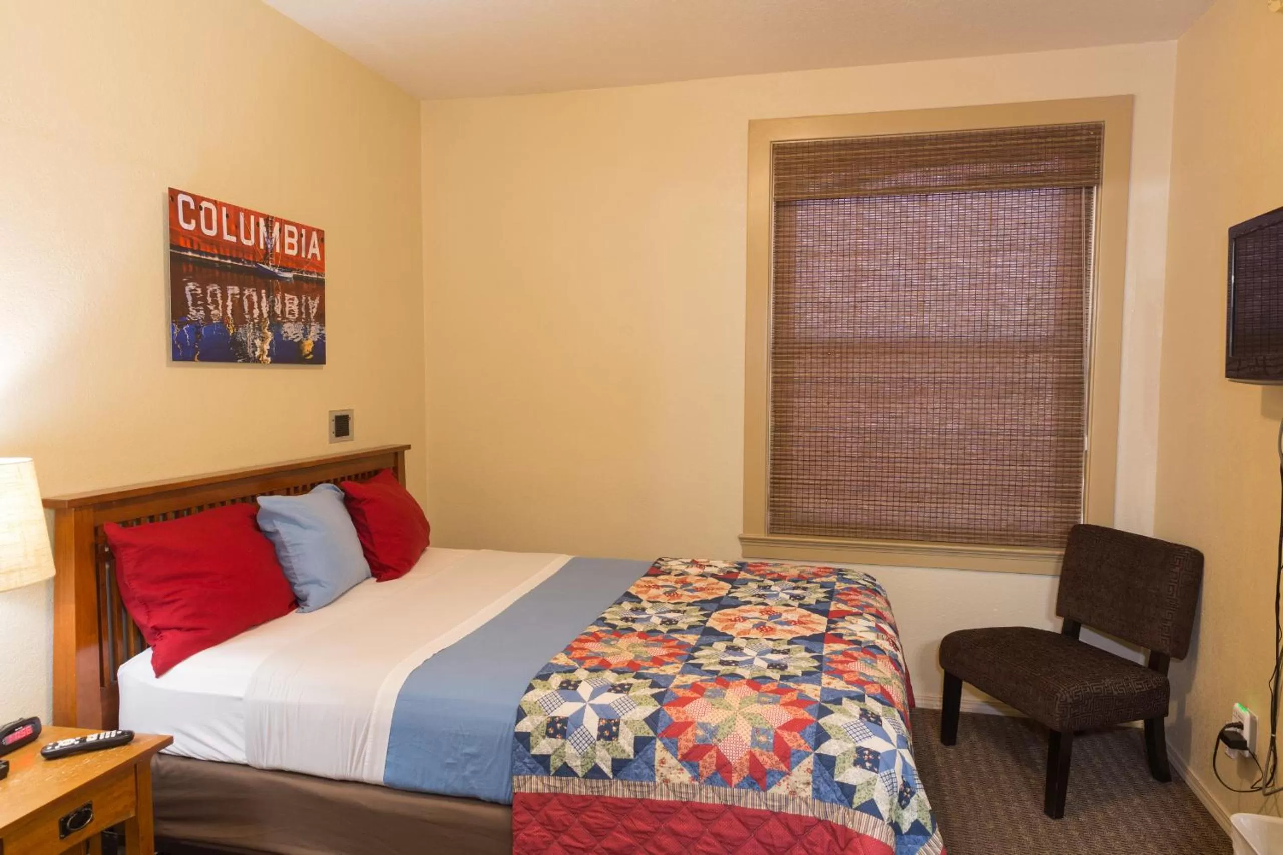 Bedroom in Hotel Cathlamet