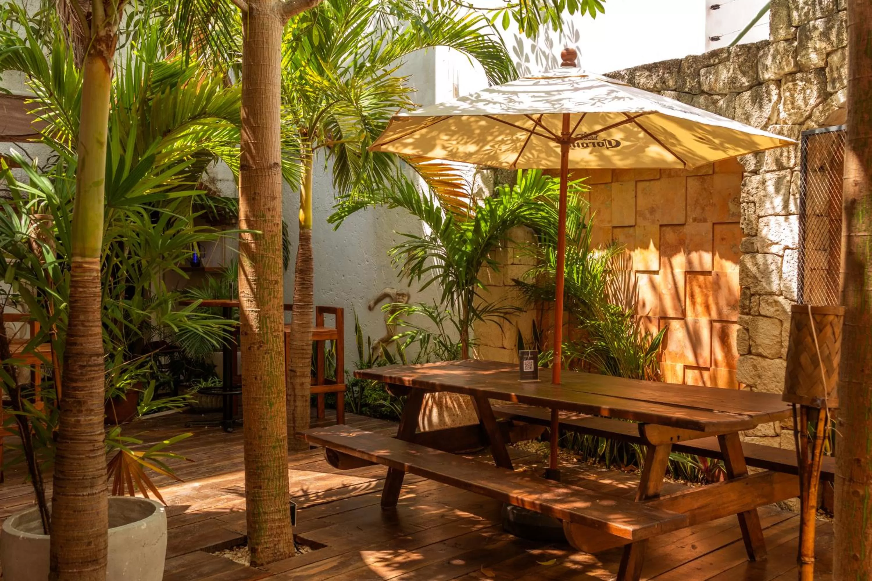 Restaurant/places to eat in Mezcal Hotel