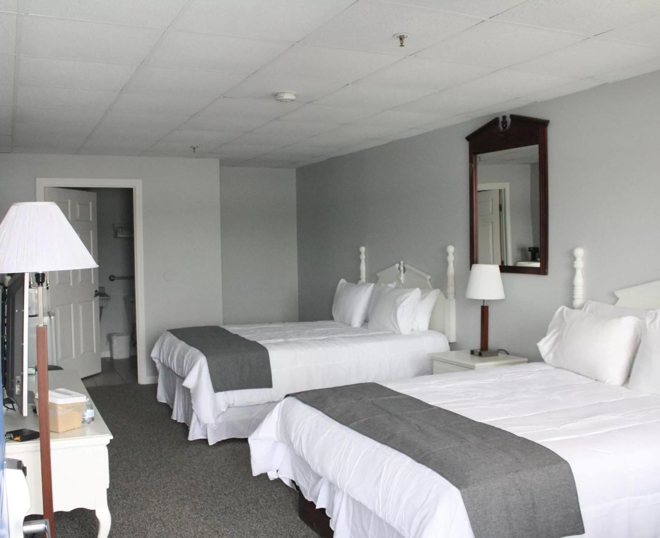 Double Room - Disability Access in Winnisquam Lake Inn