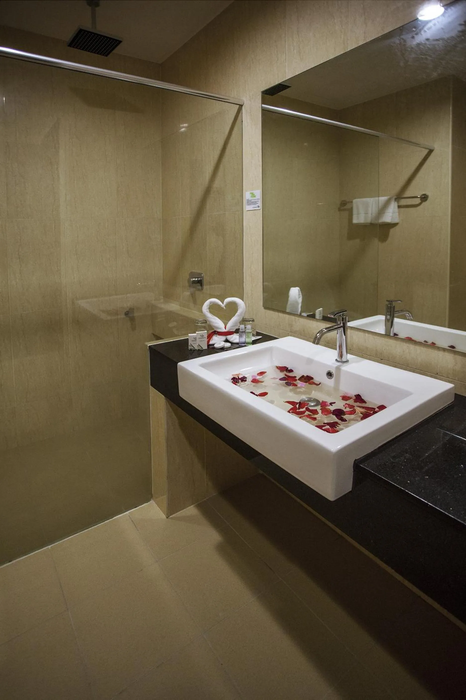 Bathroom in Cathayana Hotel Kuantan