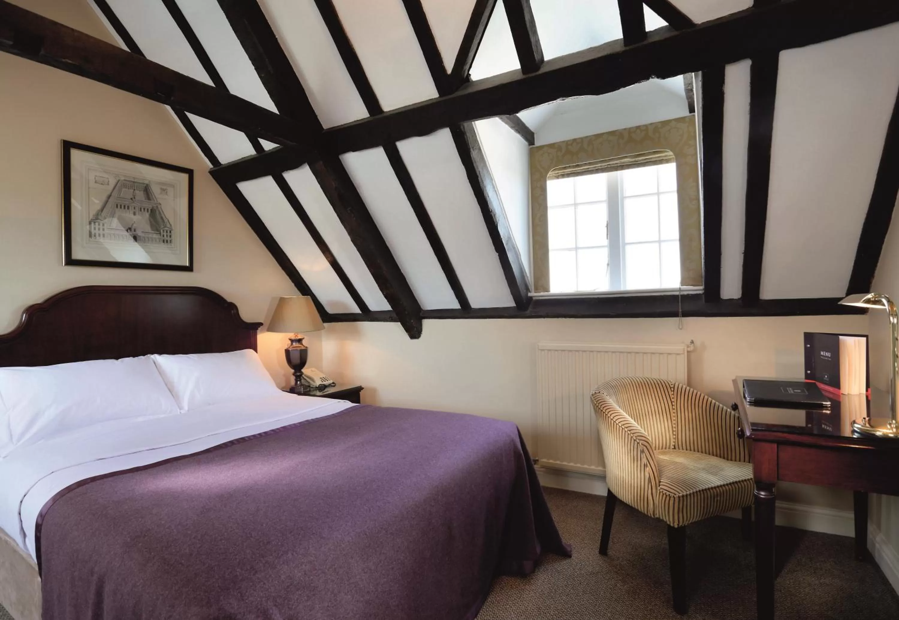 Bedroom, Bed in Macdonald Bear Hotel