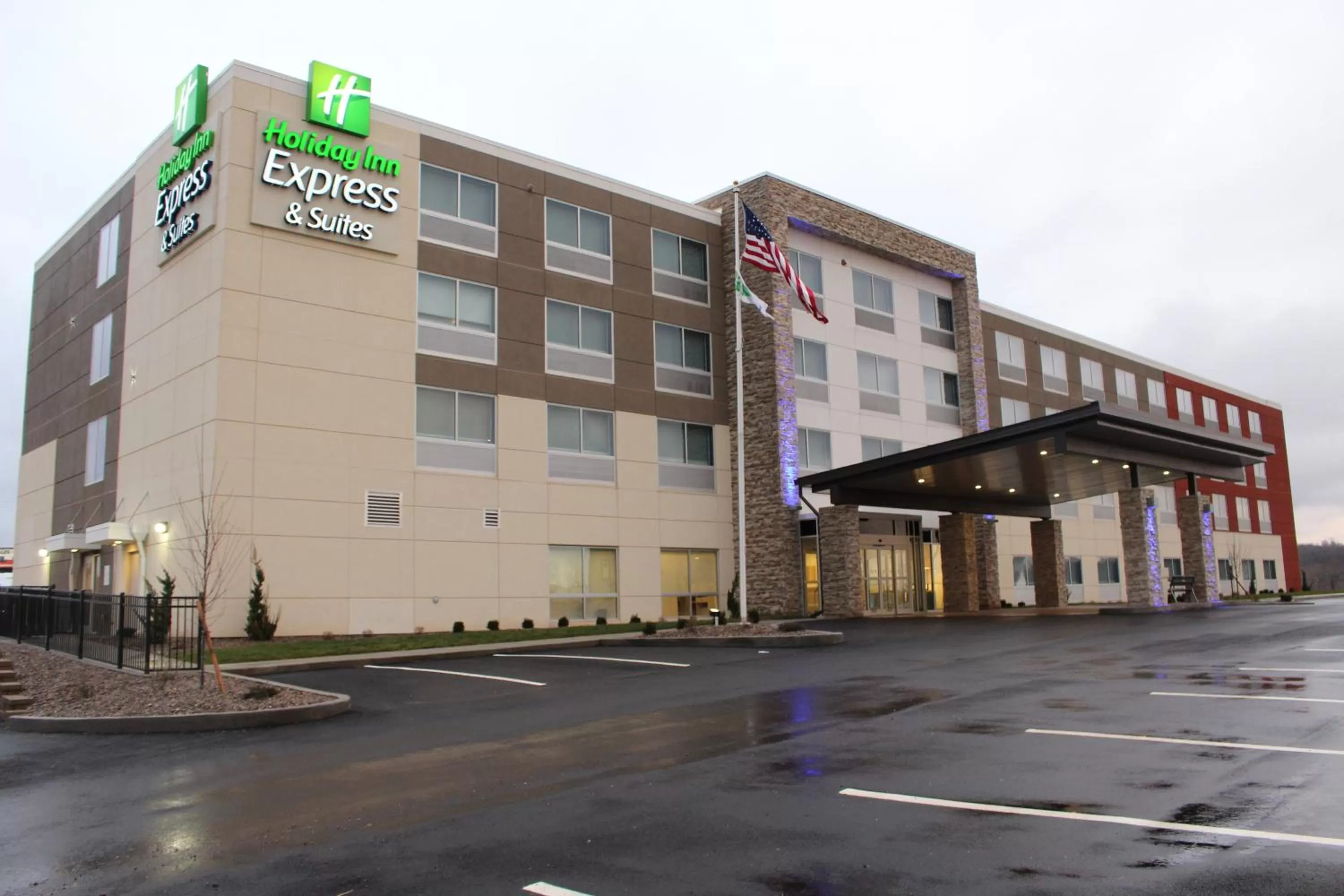 Holiday Inn Express & Suites - Marietta by IHG