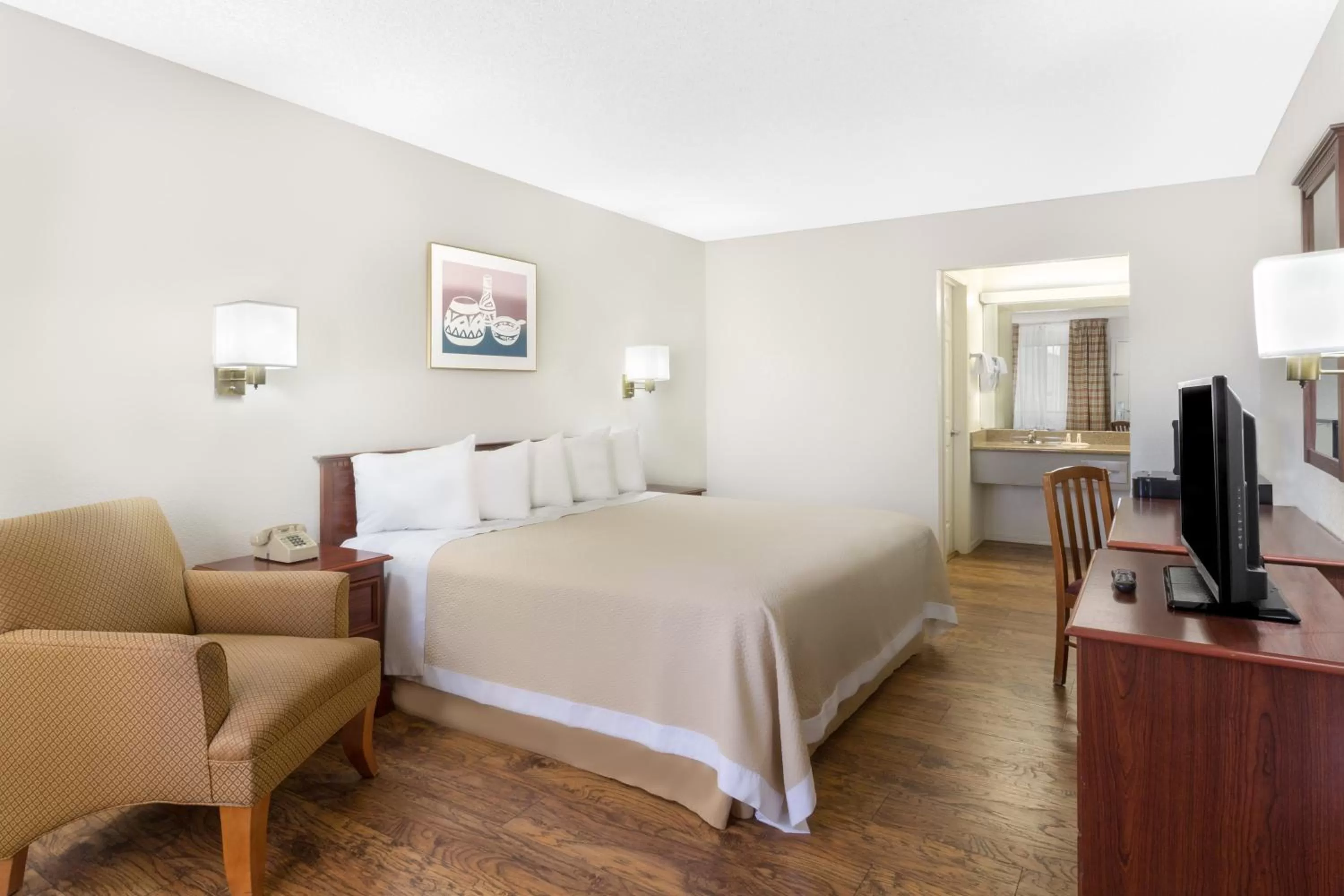 Standard King Room - Smoking in Days Inn by Wyndham Kingman West