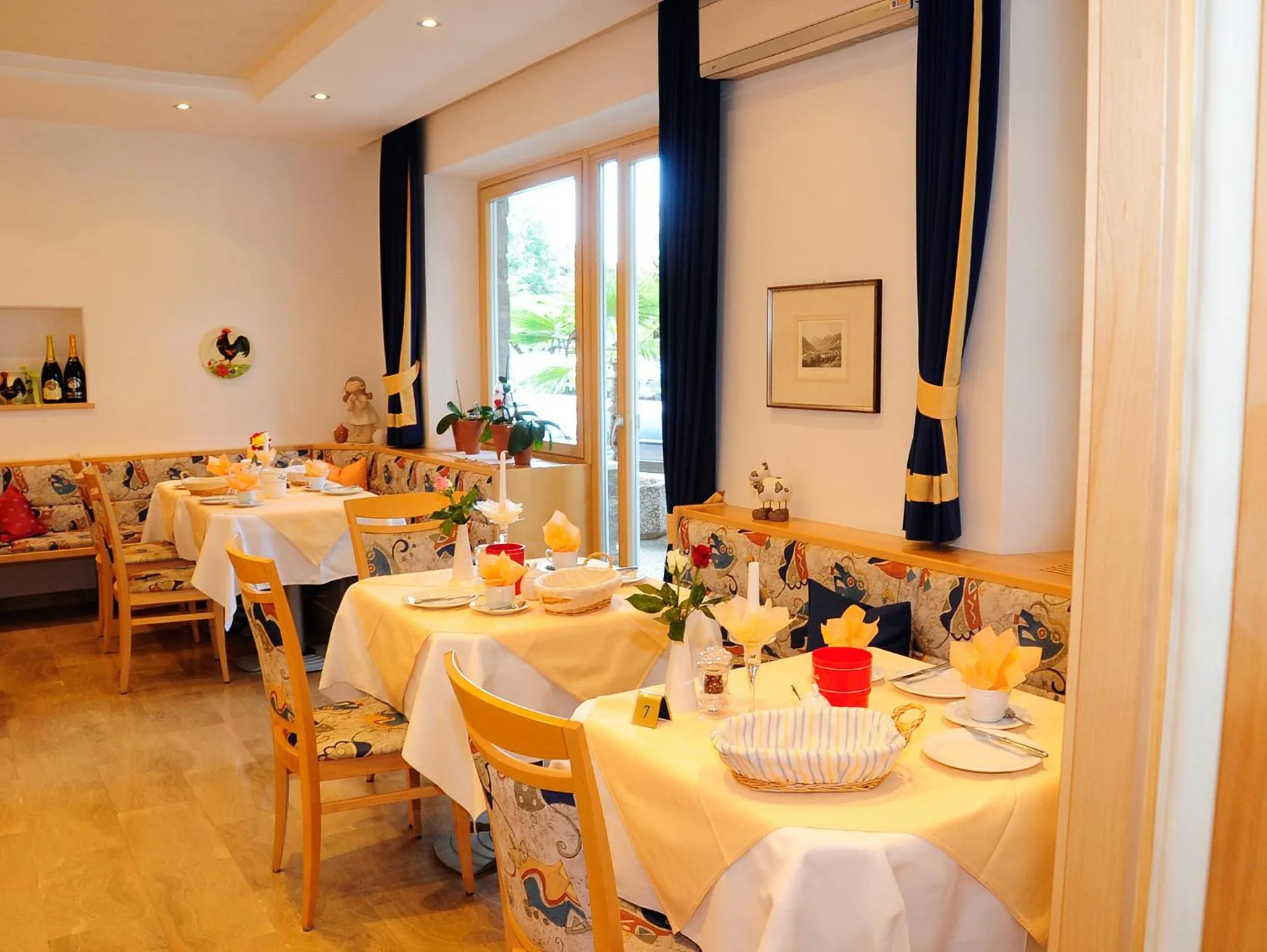 Dining area in Hotel Jasmin