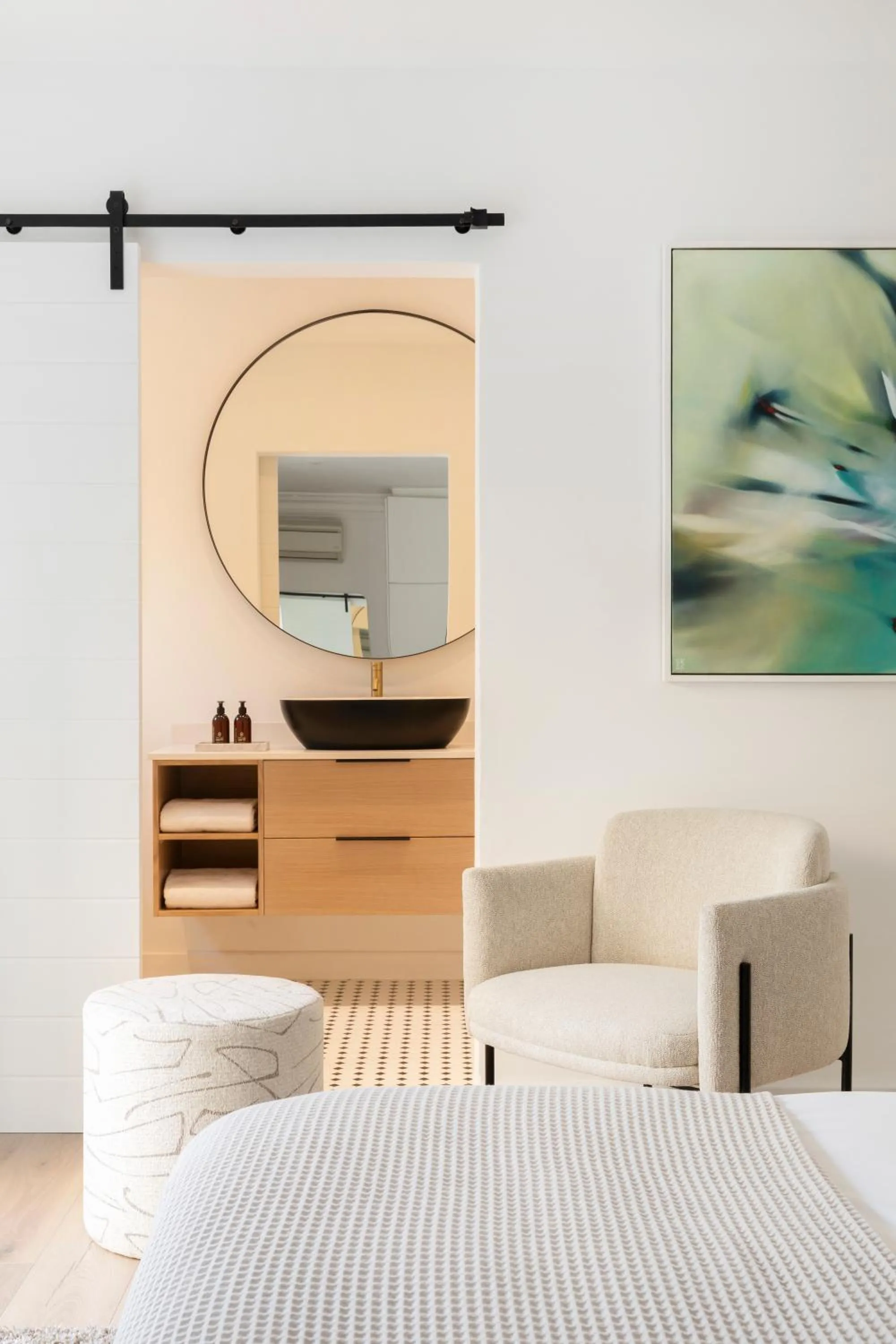 Bed in The Clarendon - Fresnaye