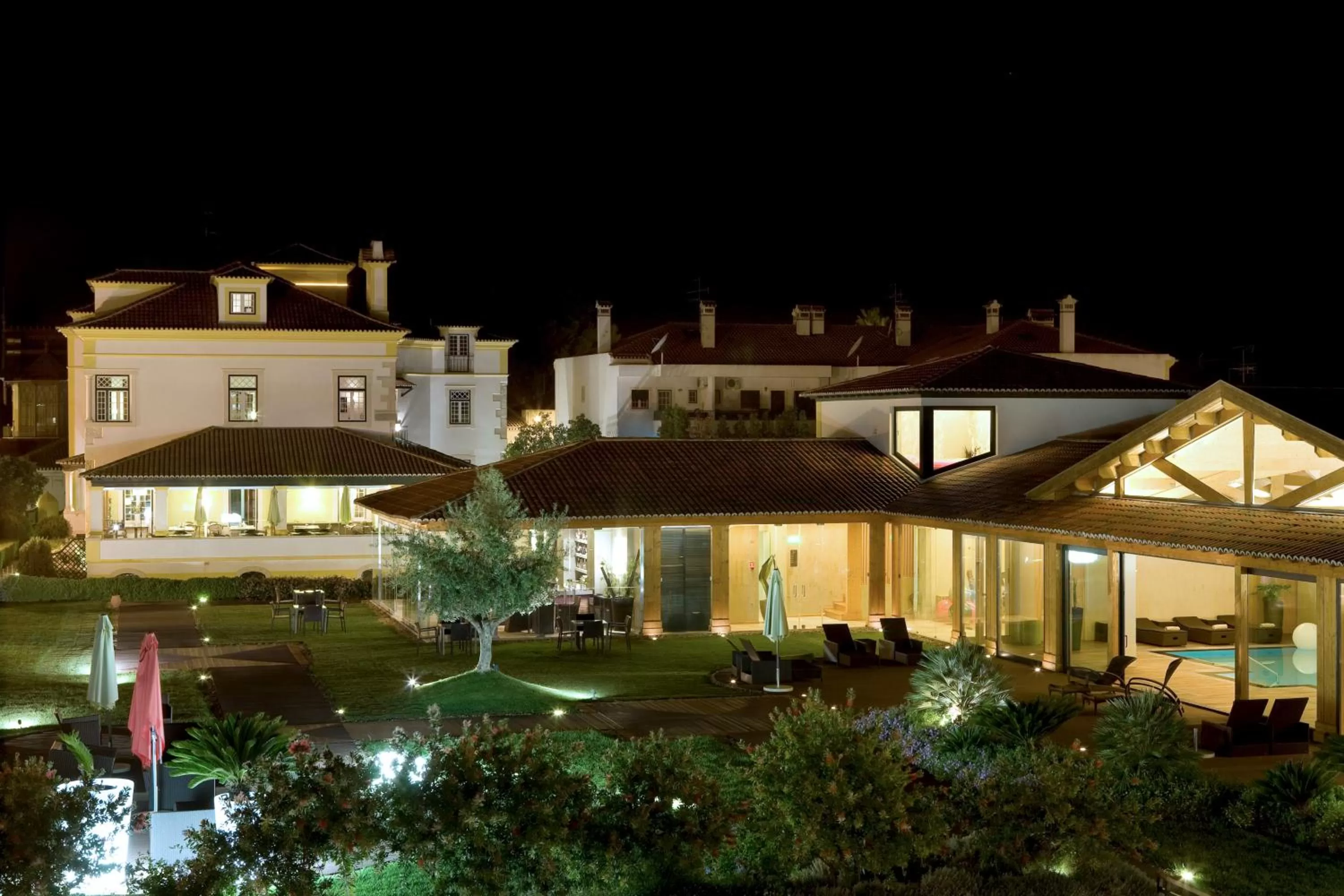 Facade/entrance in Hotel Lusitano