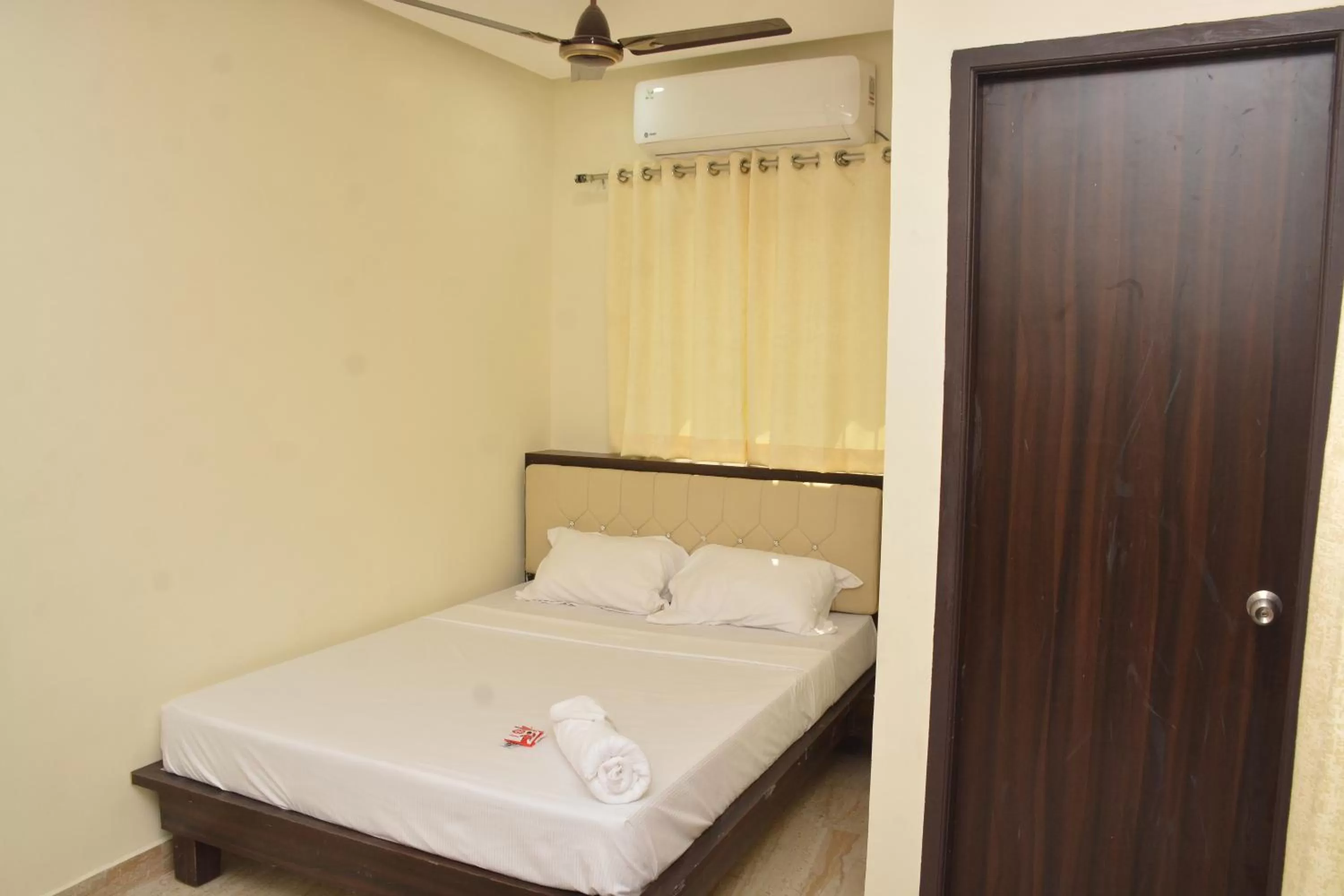 Other, Bed in Arihanth Inn