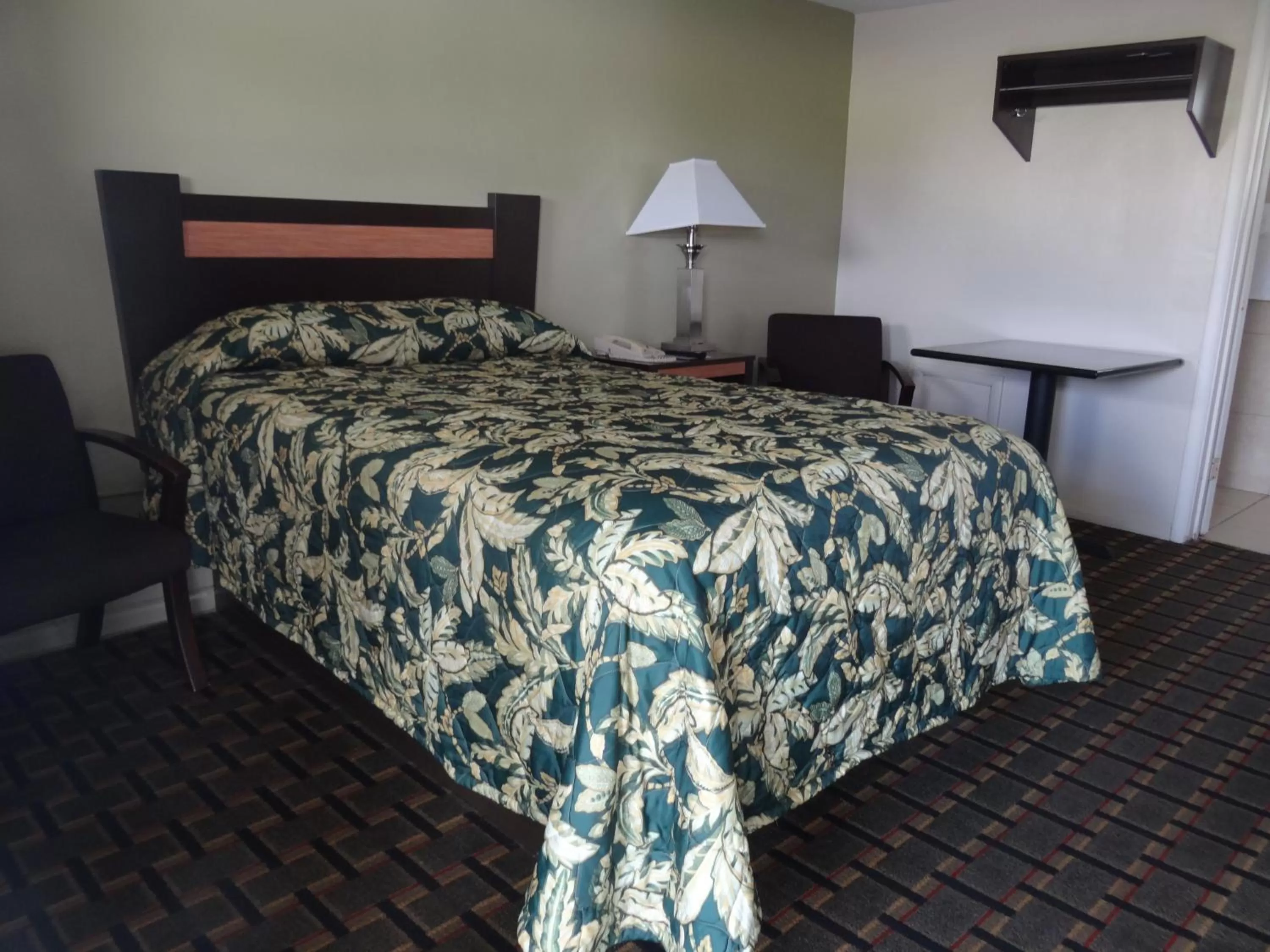 Deluxe Room in Budget Inn Columbus