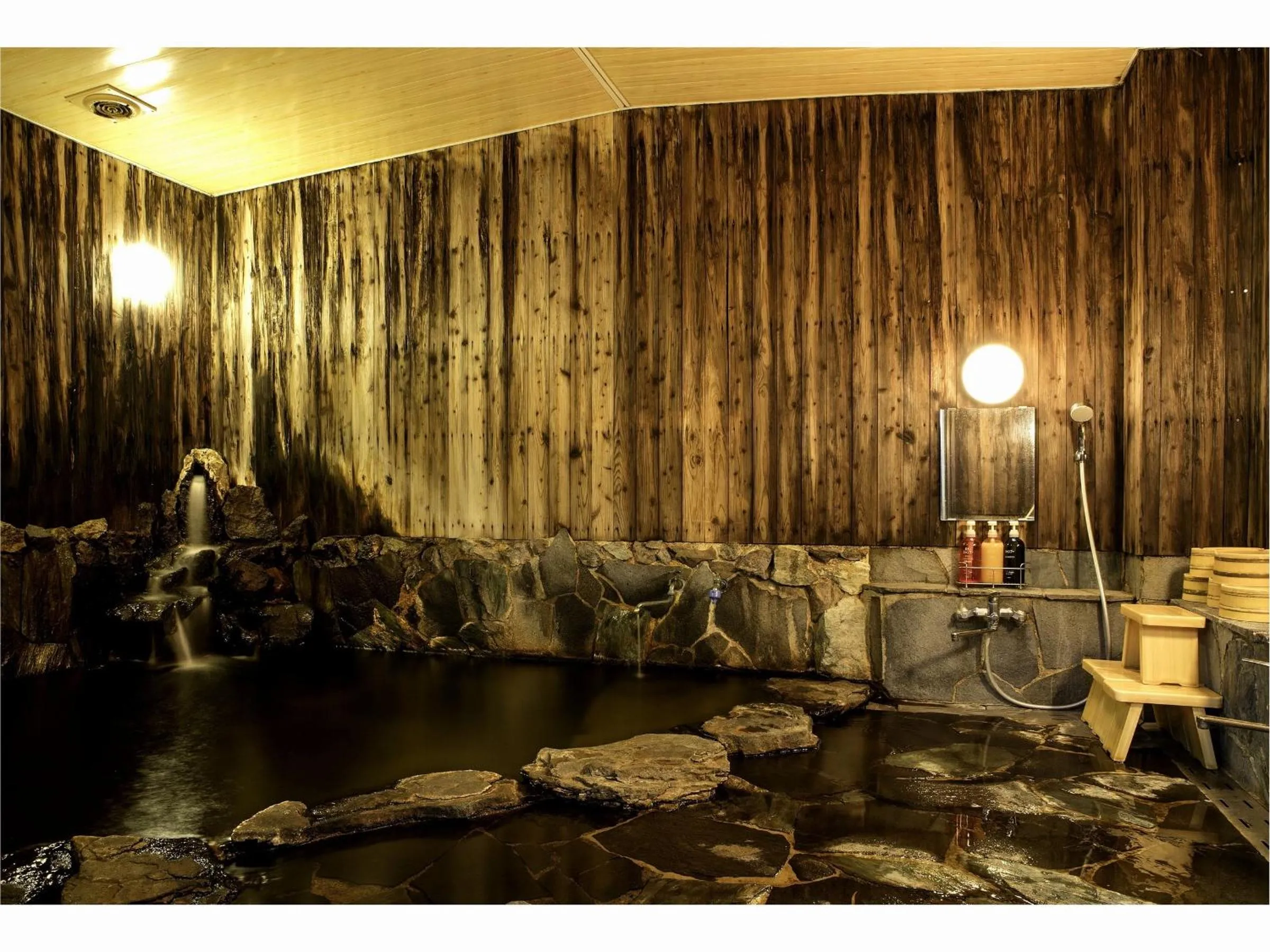 Hot Spring Bath in Ryokan Warabino