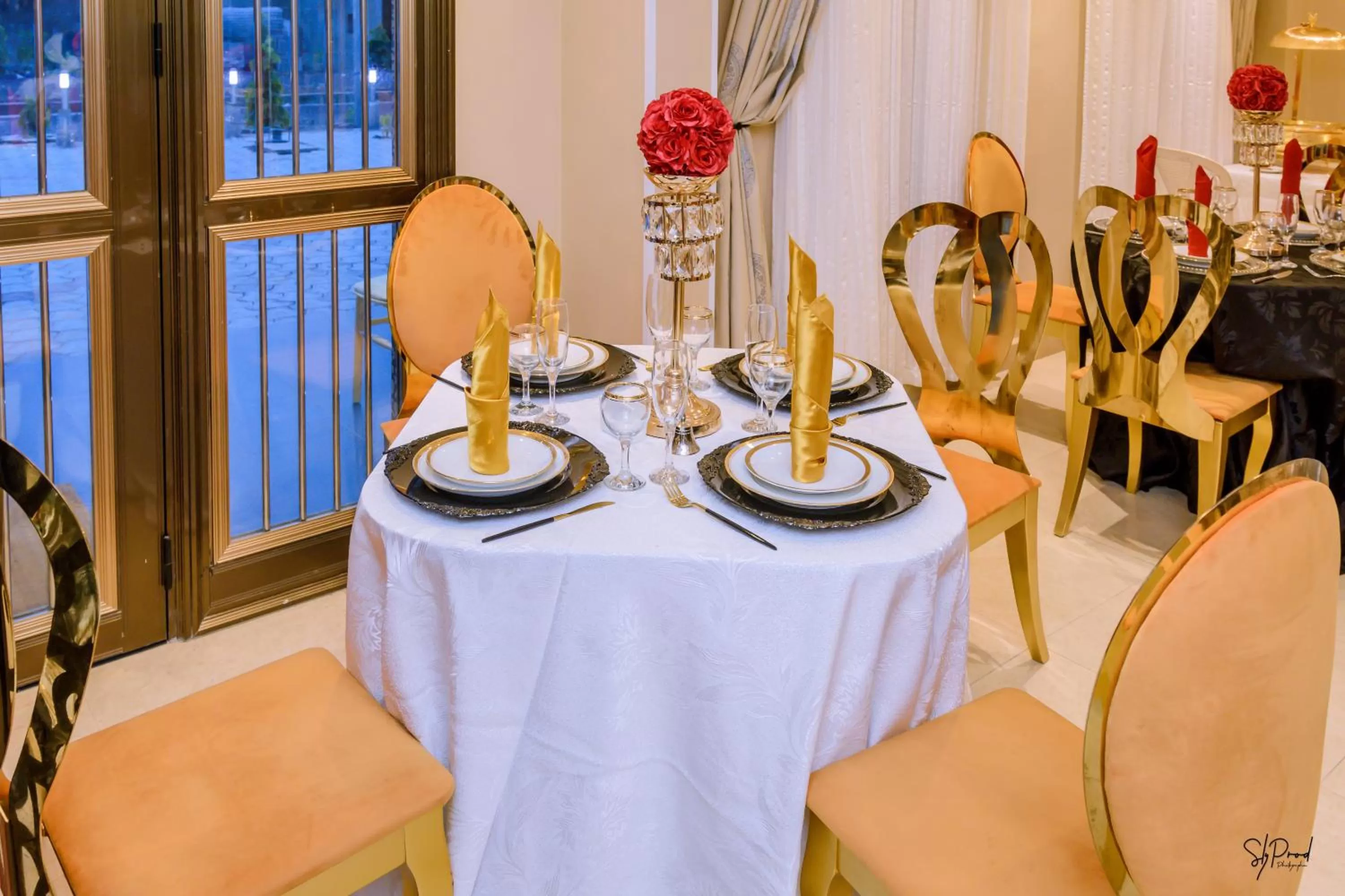 Restaurant/places to eat in Hôtel La Principauté Douala Bonapriso