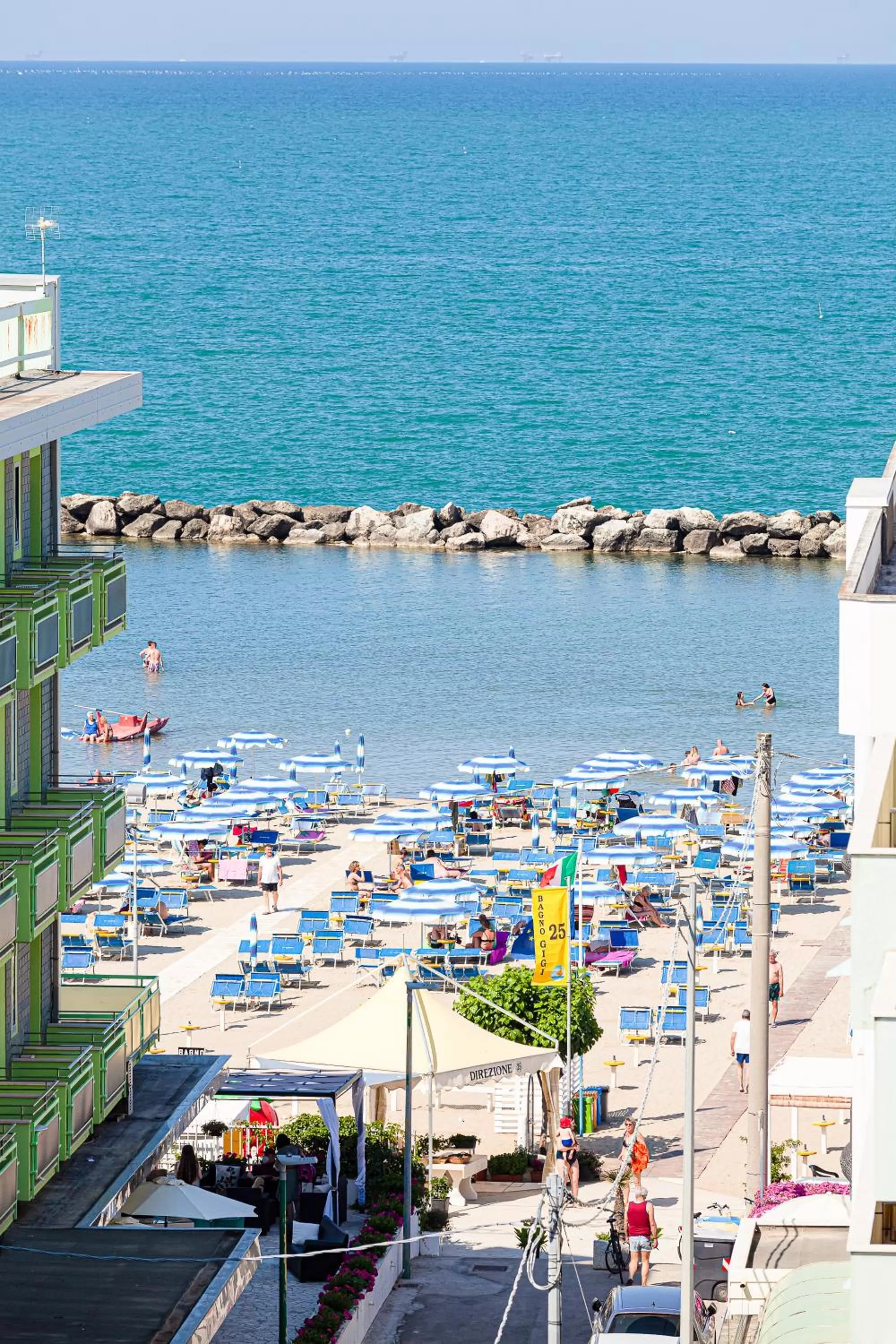 Sea view in Residence & Suites