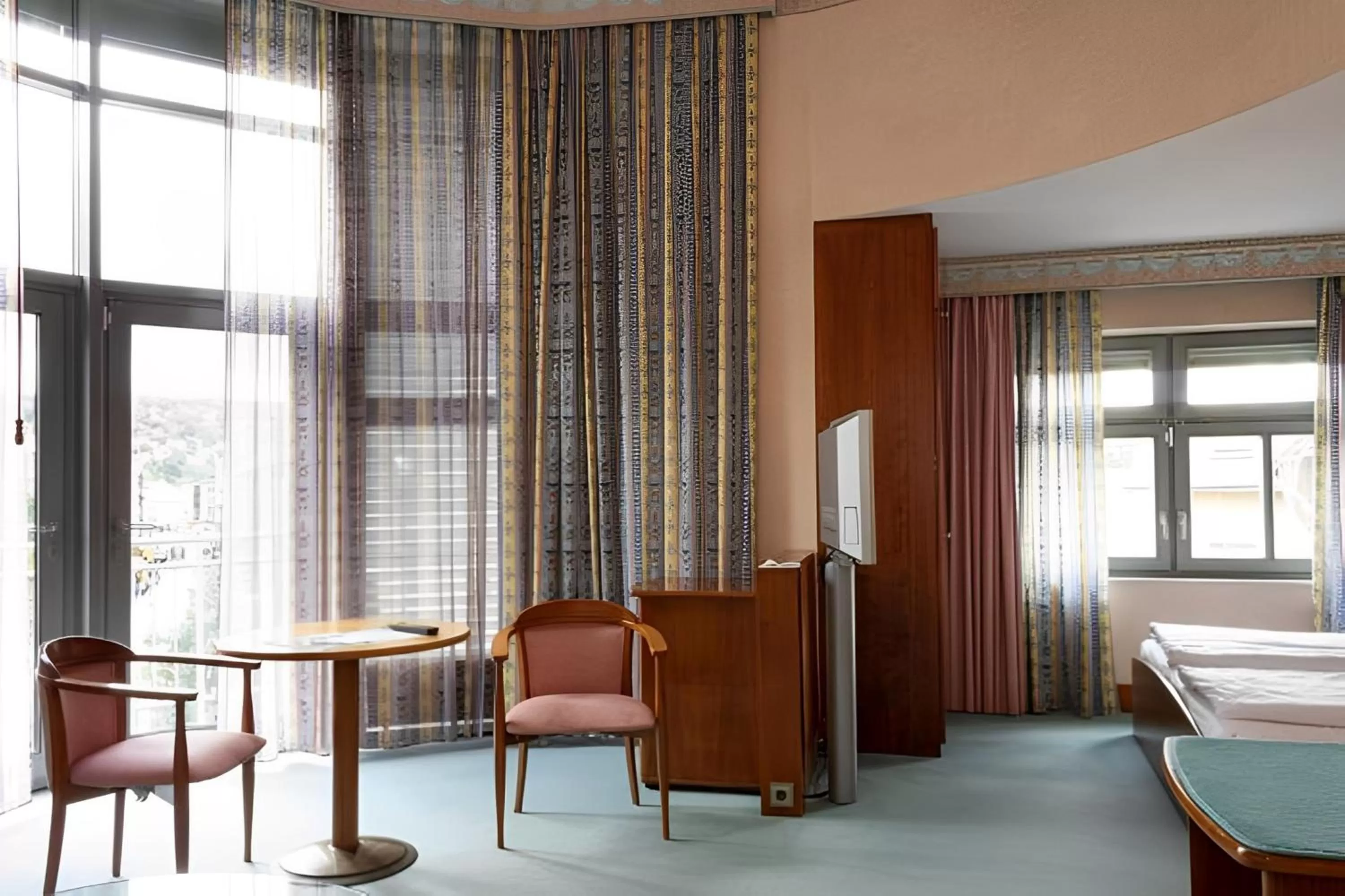 Seating area, Bed in Hotel Am Blauen Wunder