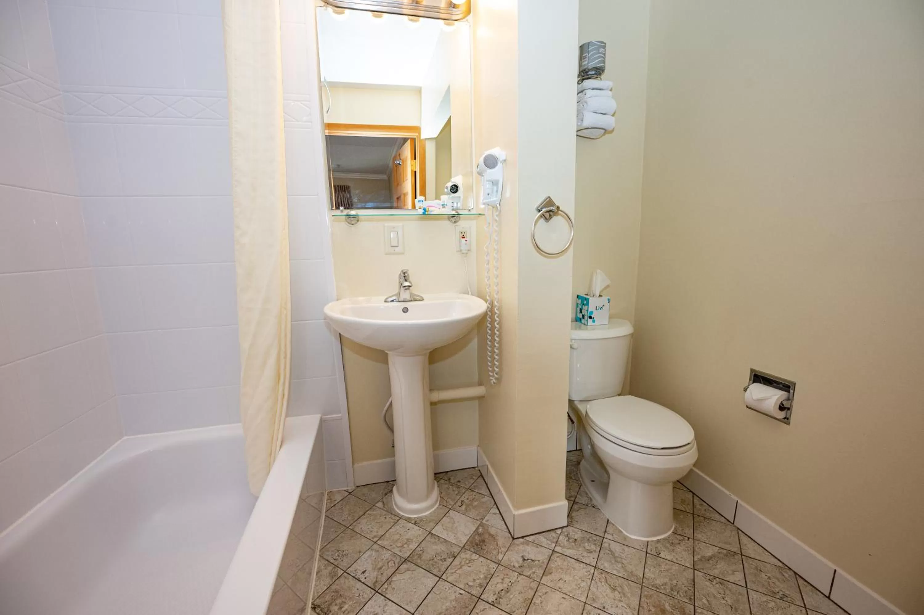 Bathroom in Blue Door Inn