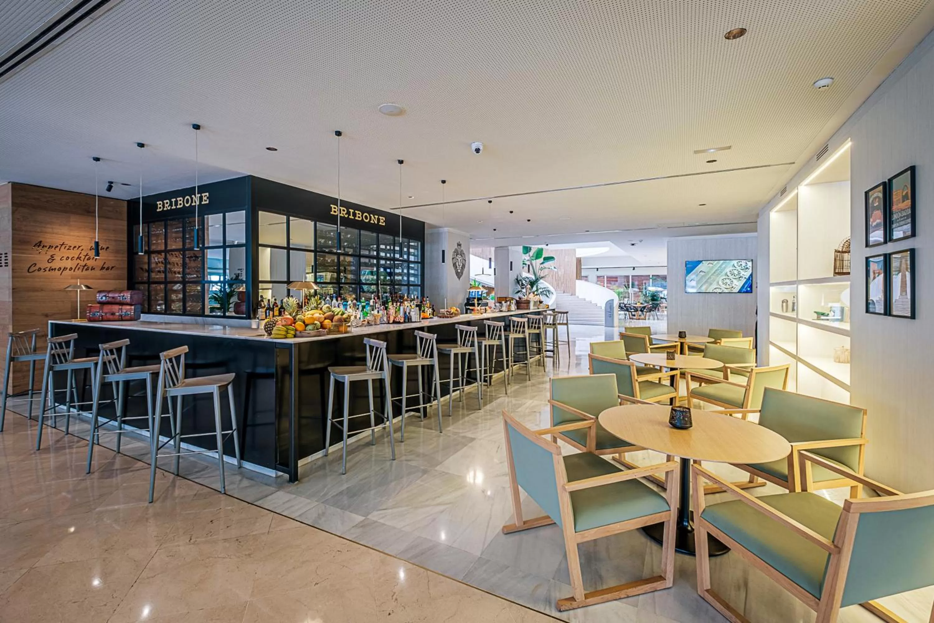 Restaurant/places to eat in Melia Lebreros