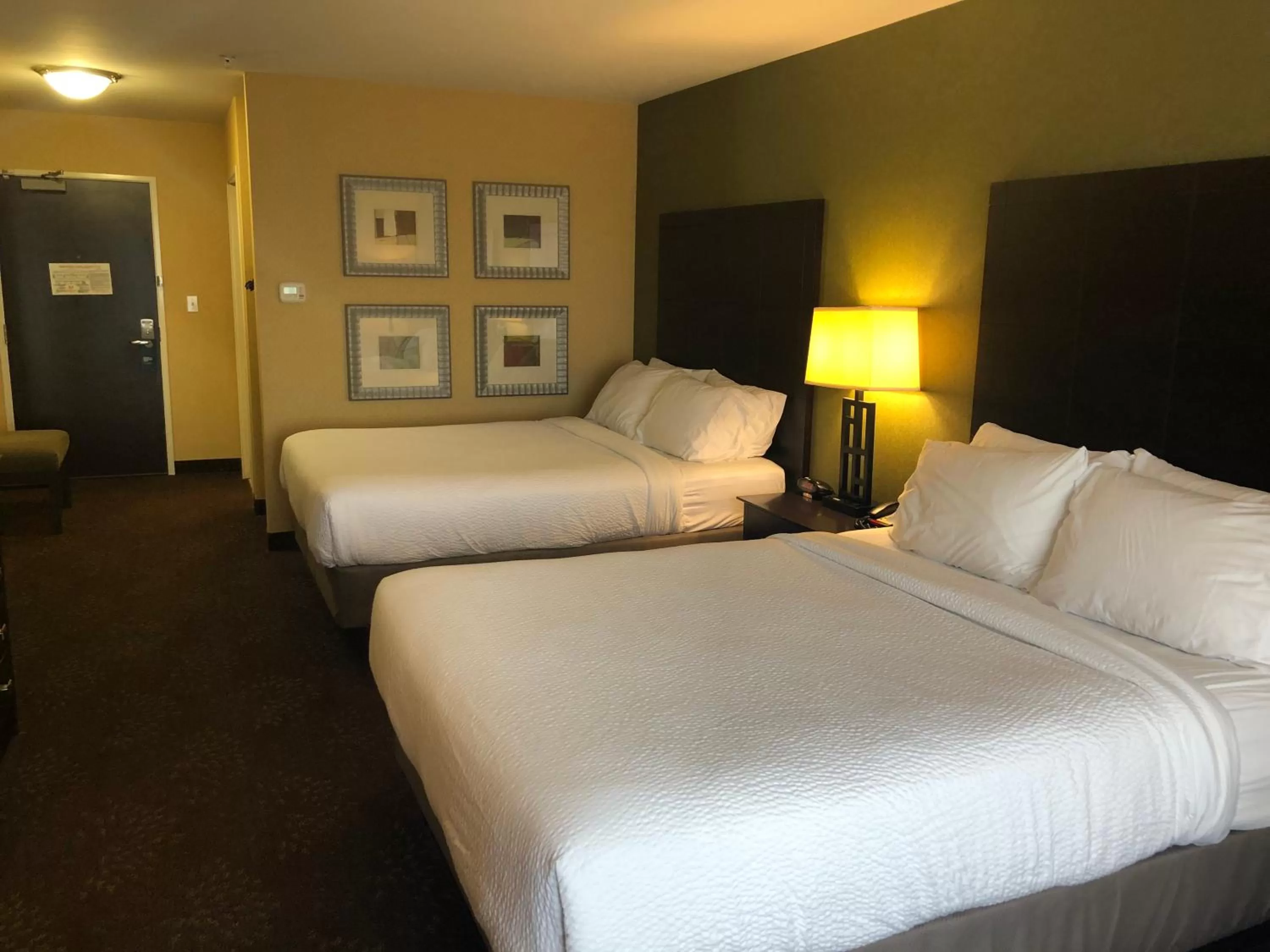 Bed in Holiday Inn Express Hotel & Suites Lansing-Dimondale by IHG