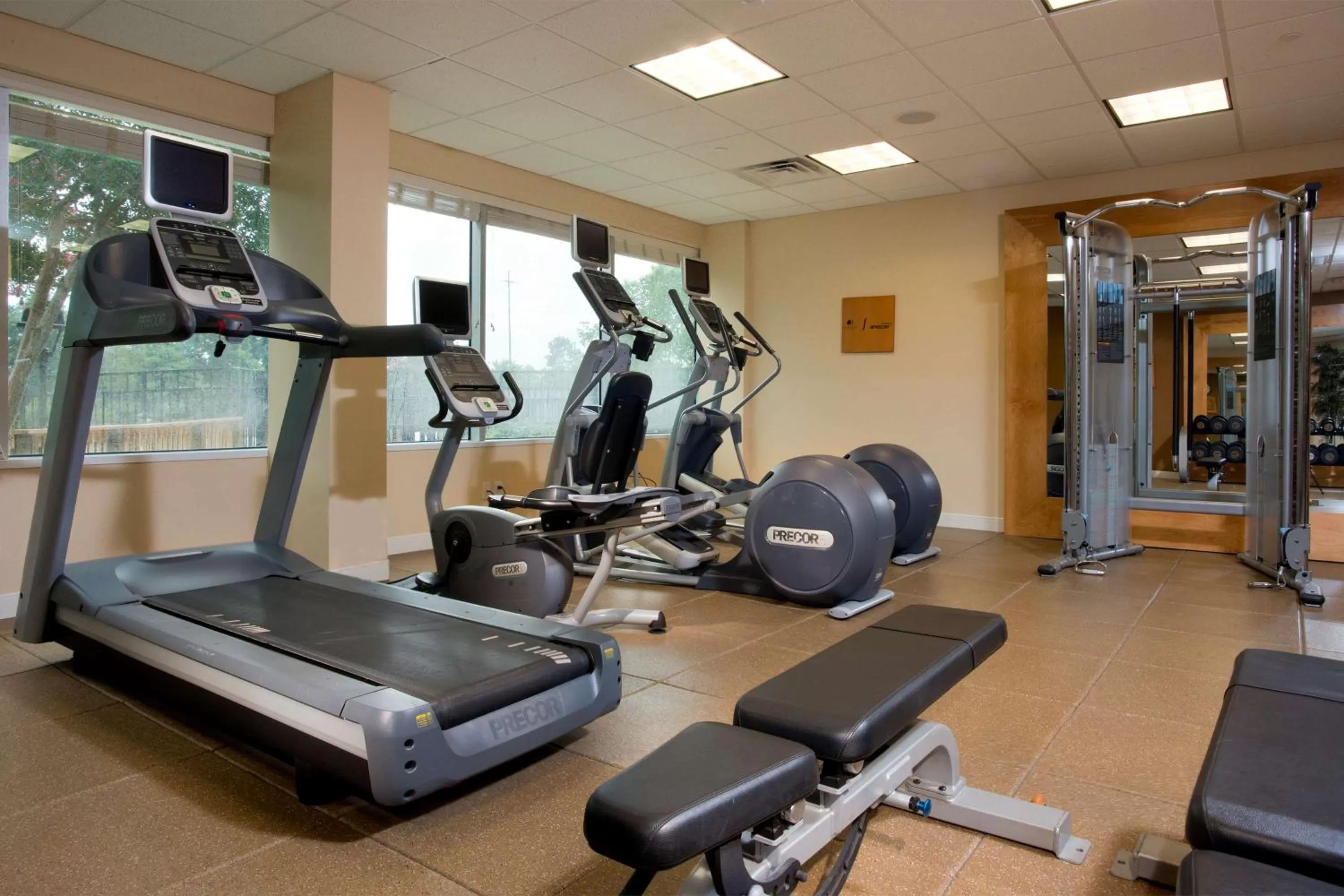 Fitness centre/facilities in DoubleTree by Hilton Lafayette