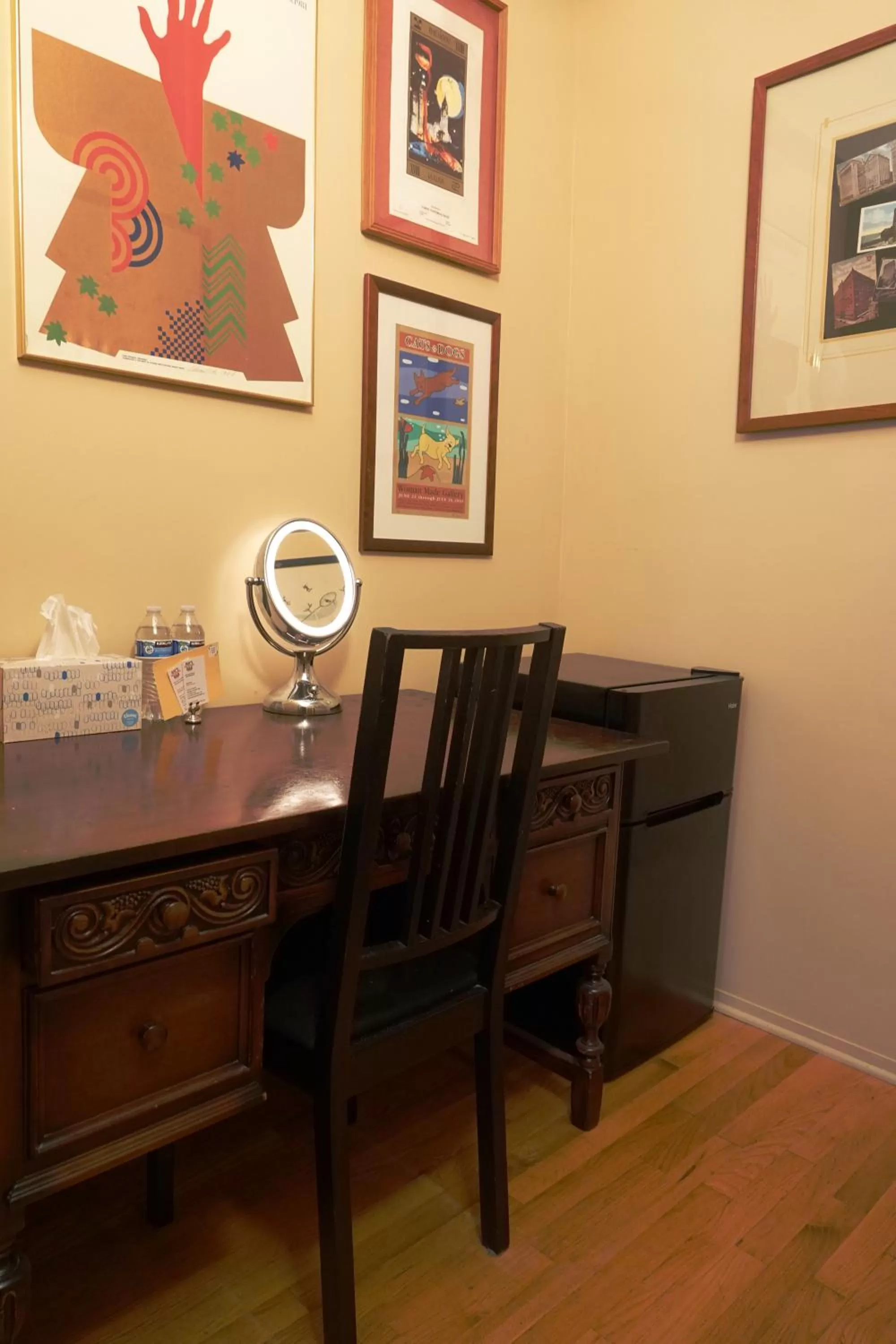 Seating area, Dining Area in Ray's Bucktown Bed and Breakfast
