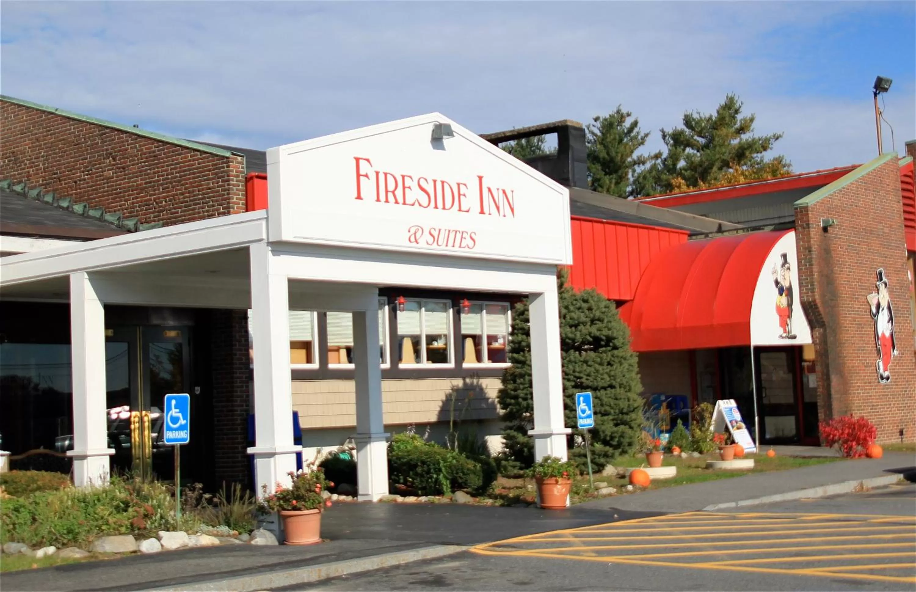 Property building in Fireside Inn & Suites Waterville
