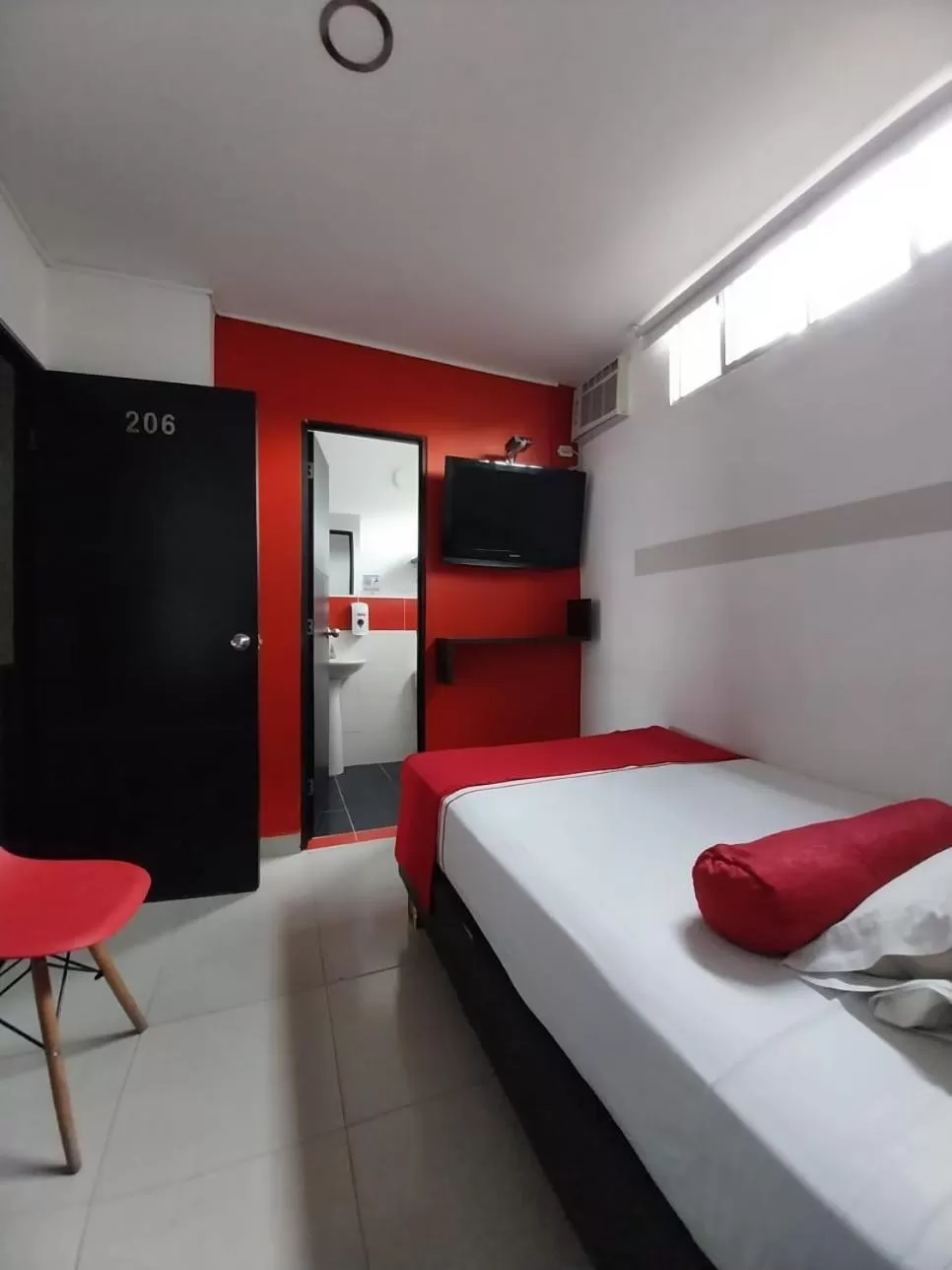 Bedroom, Bed in HOTEL COLOURS Cali