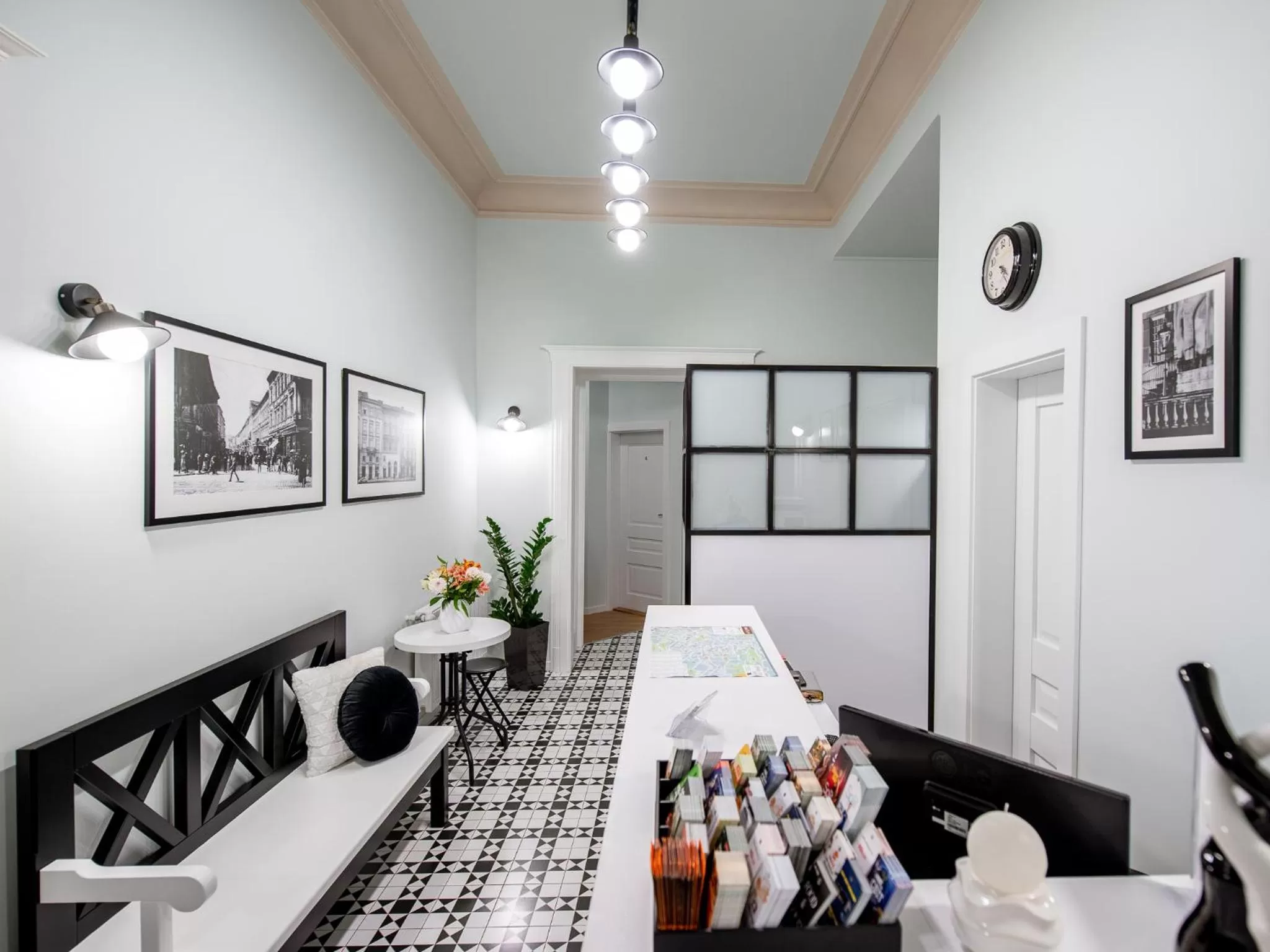 Lobby or reception in Art Deco Central Rooms