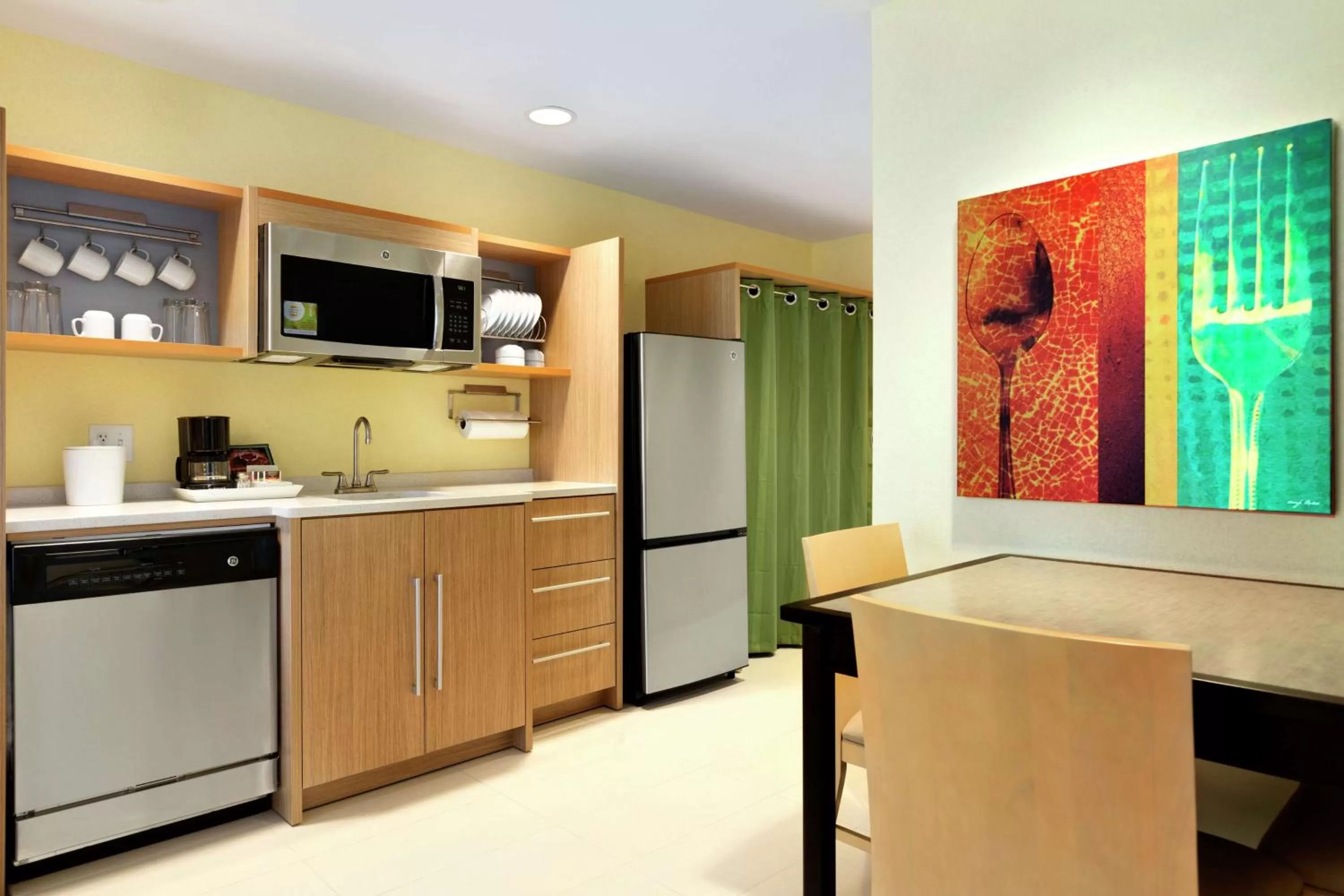 Kitchen or kitchenette in Home2 Suites by Hilton Saratoga Malta