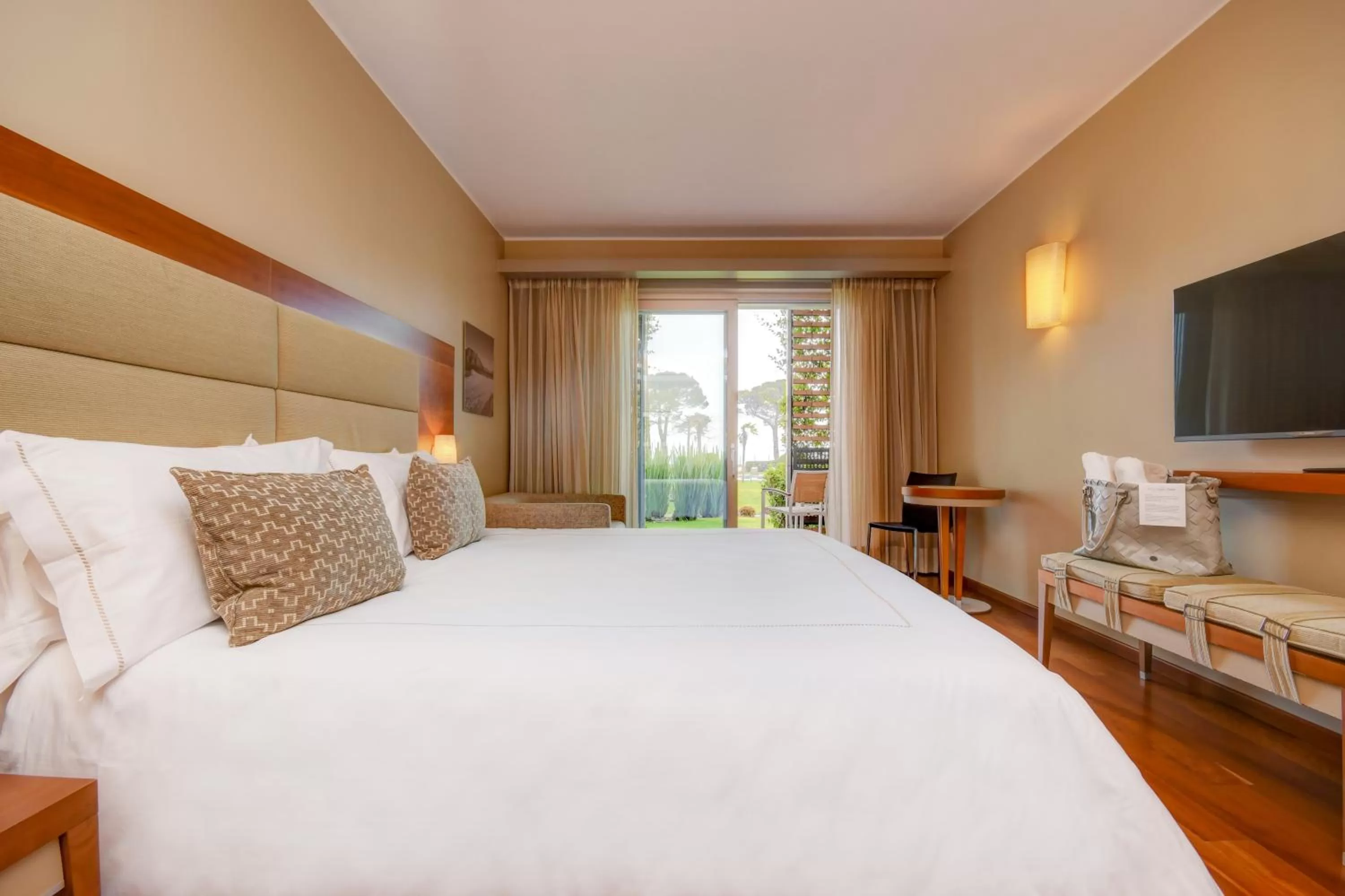 Double Room with Lake View in Hotel Corte Valier