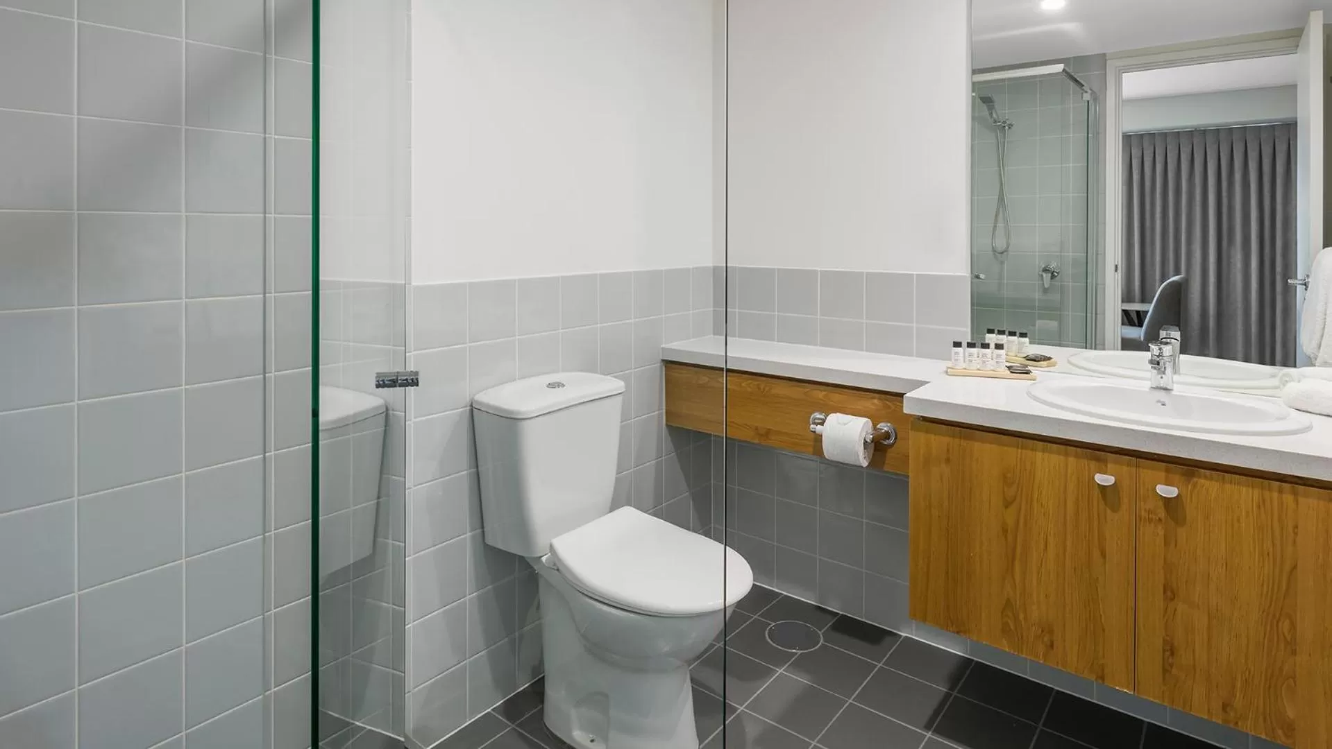 Toilet in Oaks Adelaide Embassy Suites