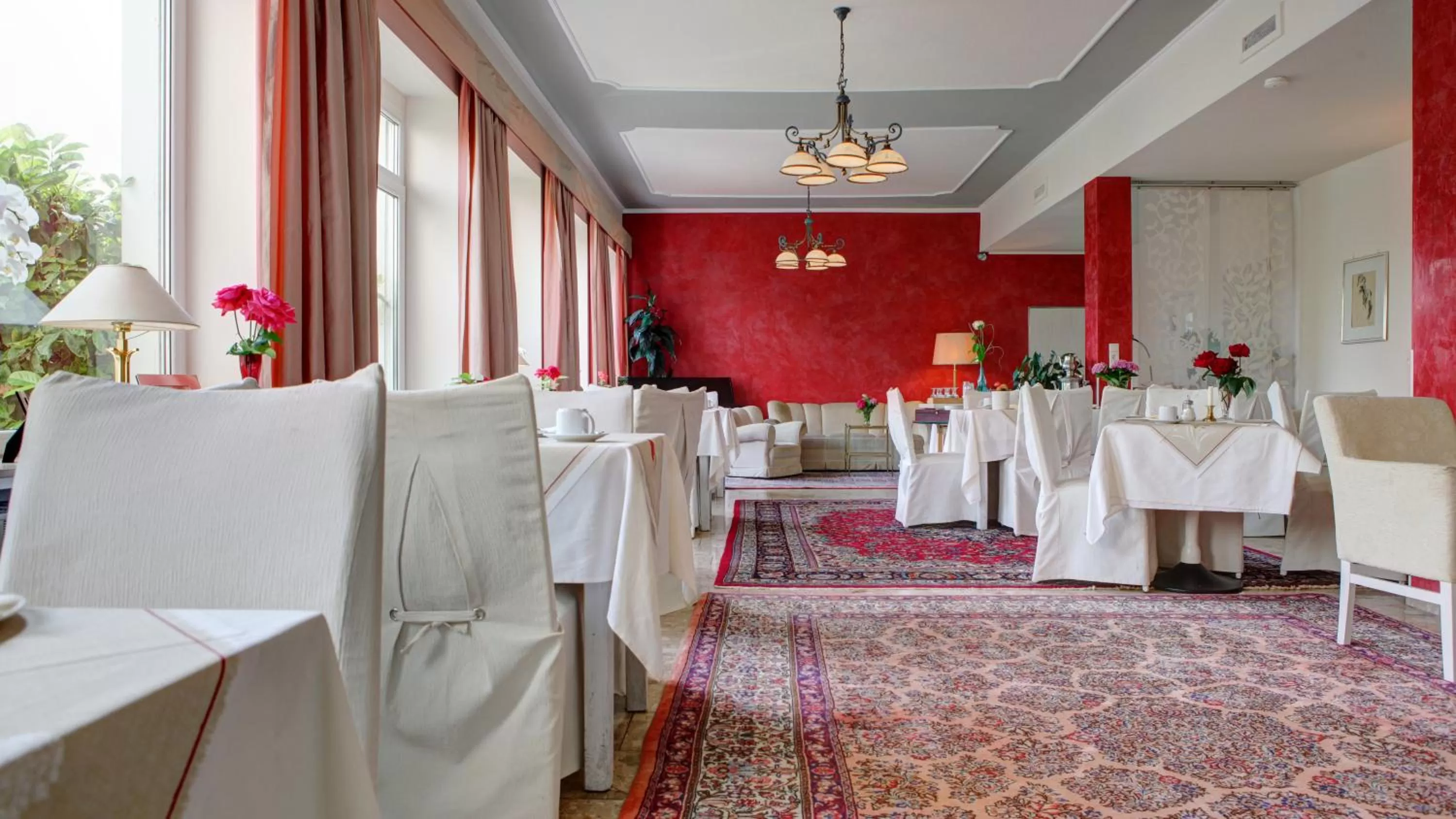 Restaurant/places to eat in Hotel Rhein-Residenz