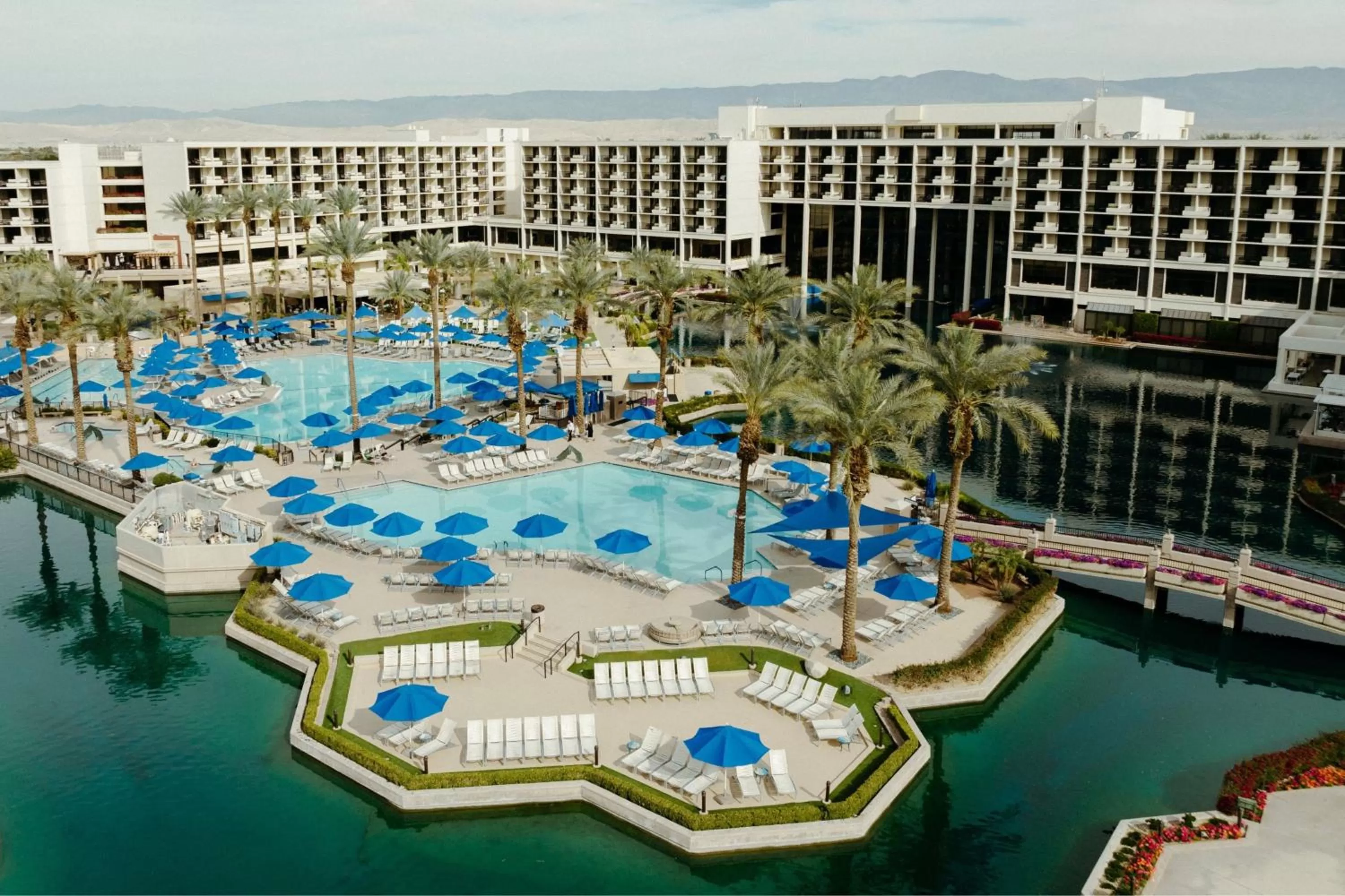 Swimming pool in JW Marriott Desert Springs Resort & Spa