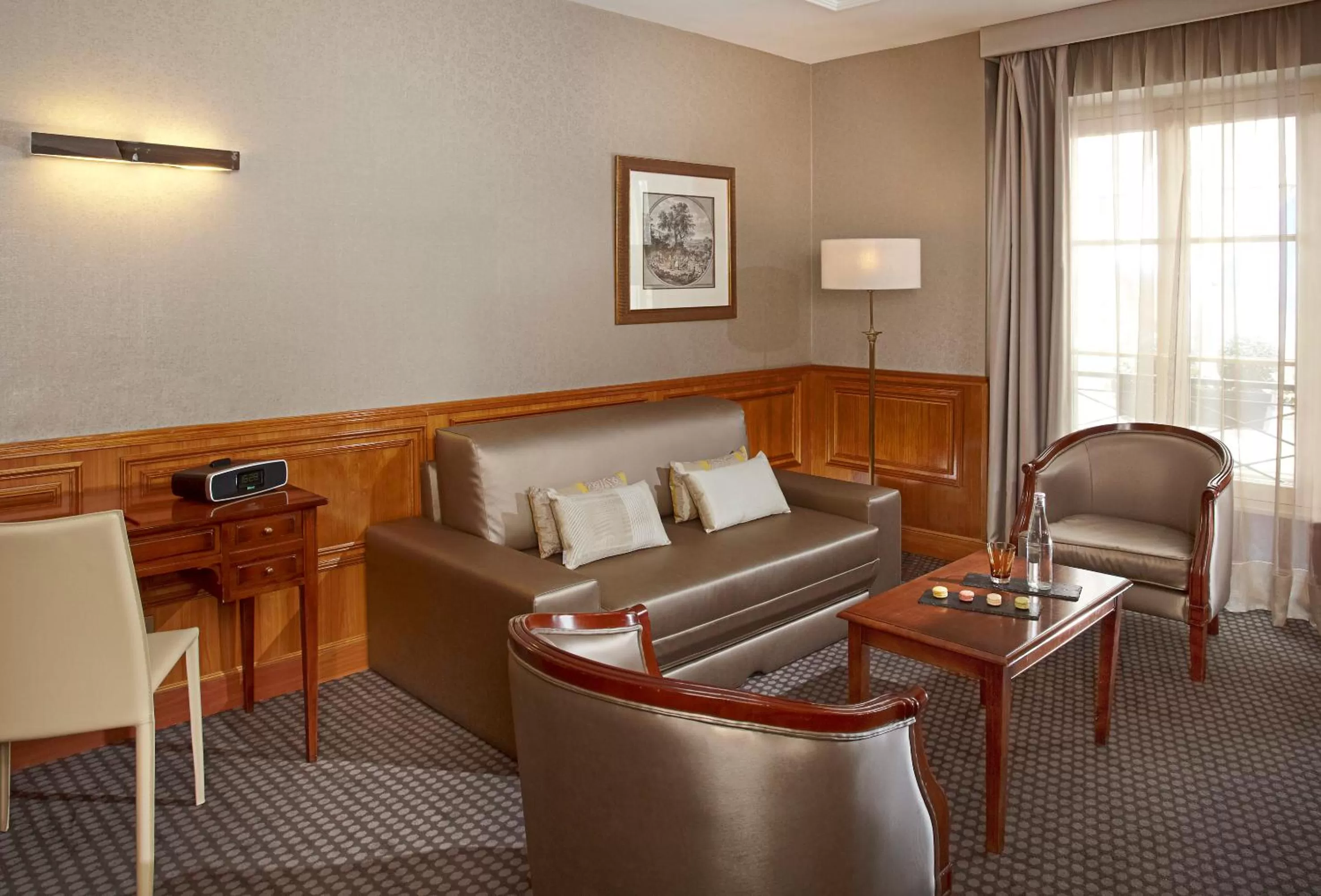 Seating area in Meliá Paris Vendôme