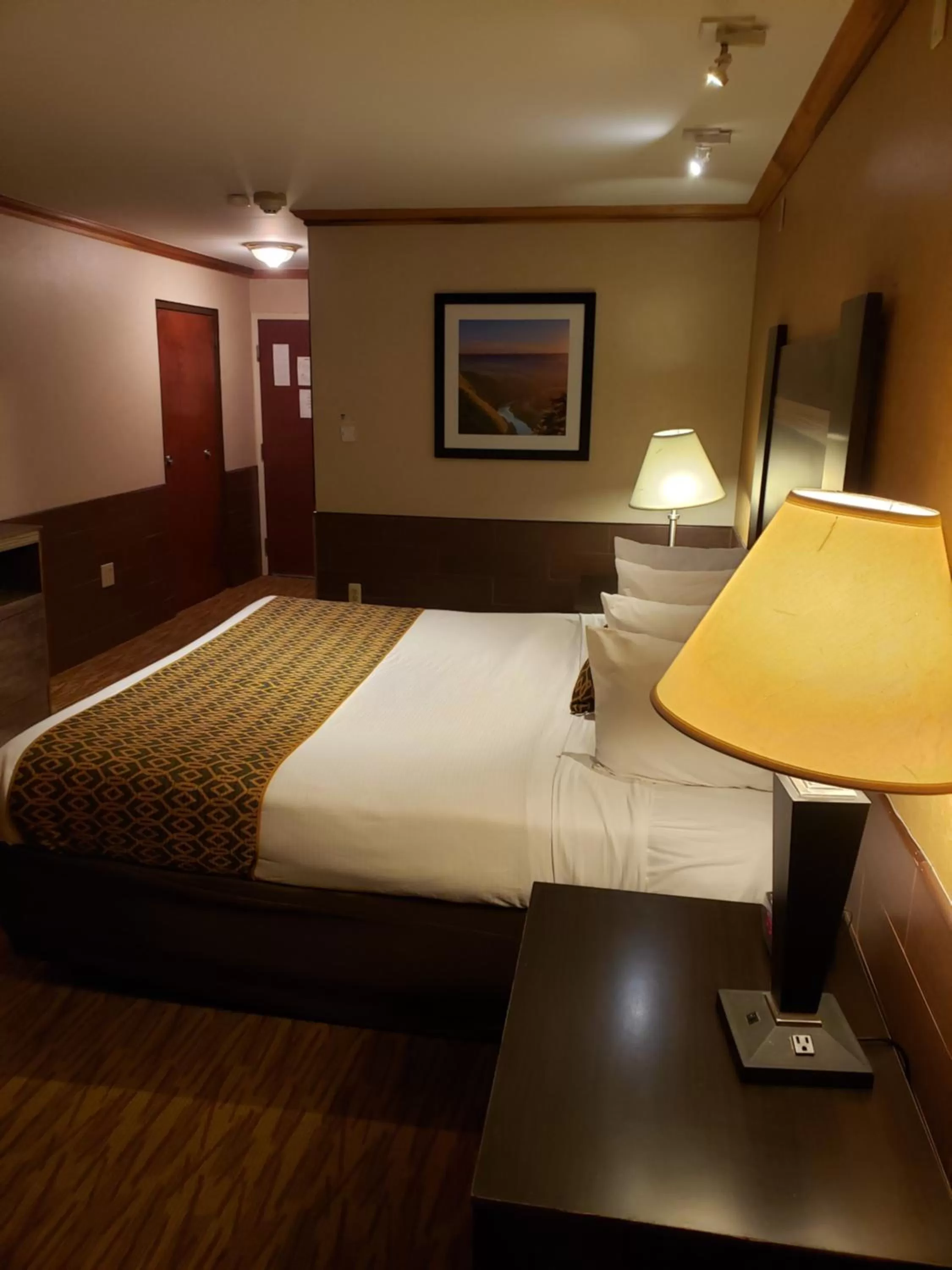 Bedroom, Bed in Baymont by Wyndham Pompton Plains/Wayne