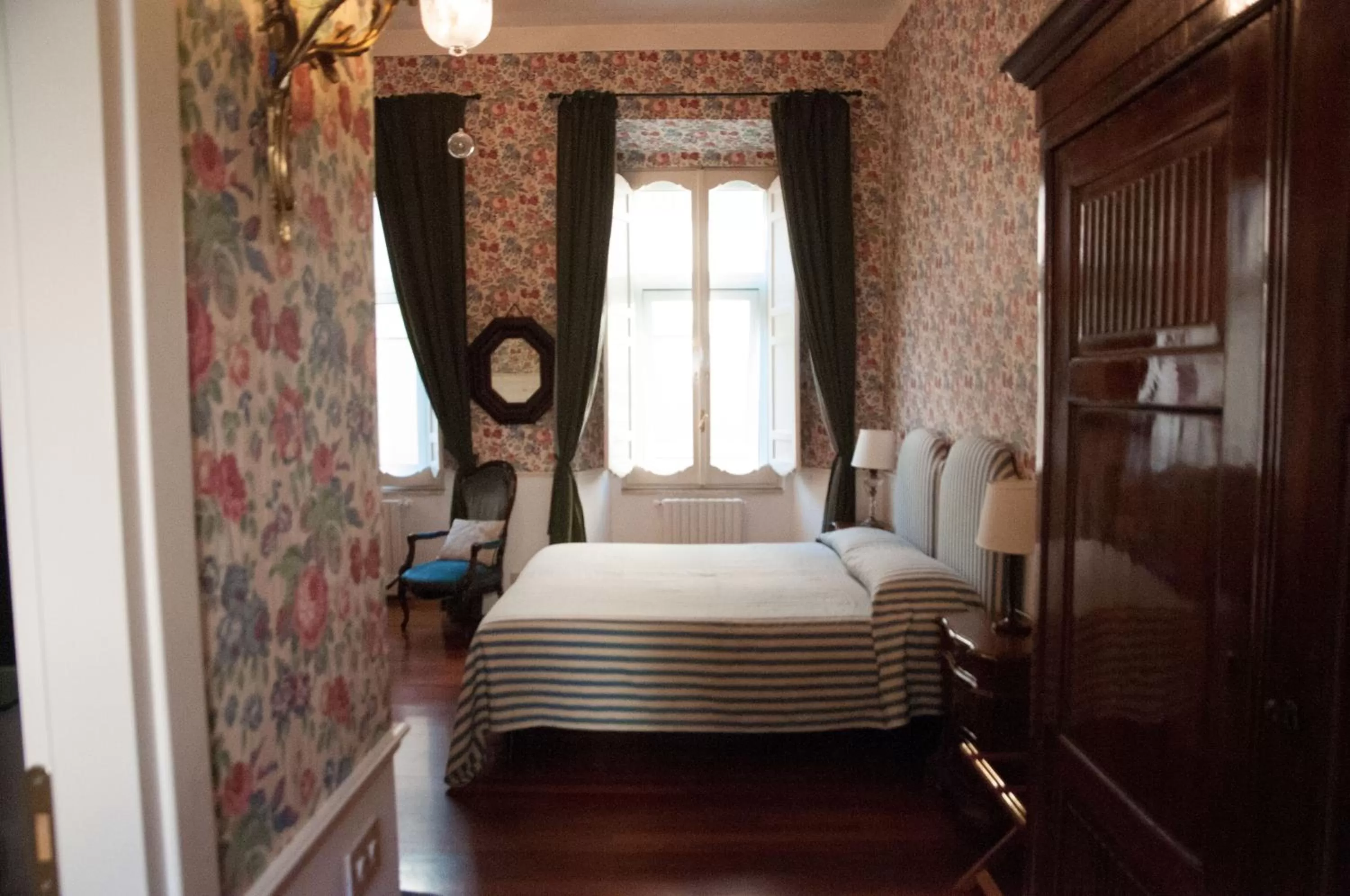 Bed in Relais Teatro Argentina