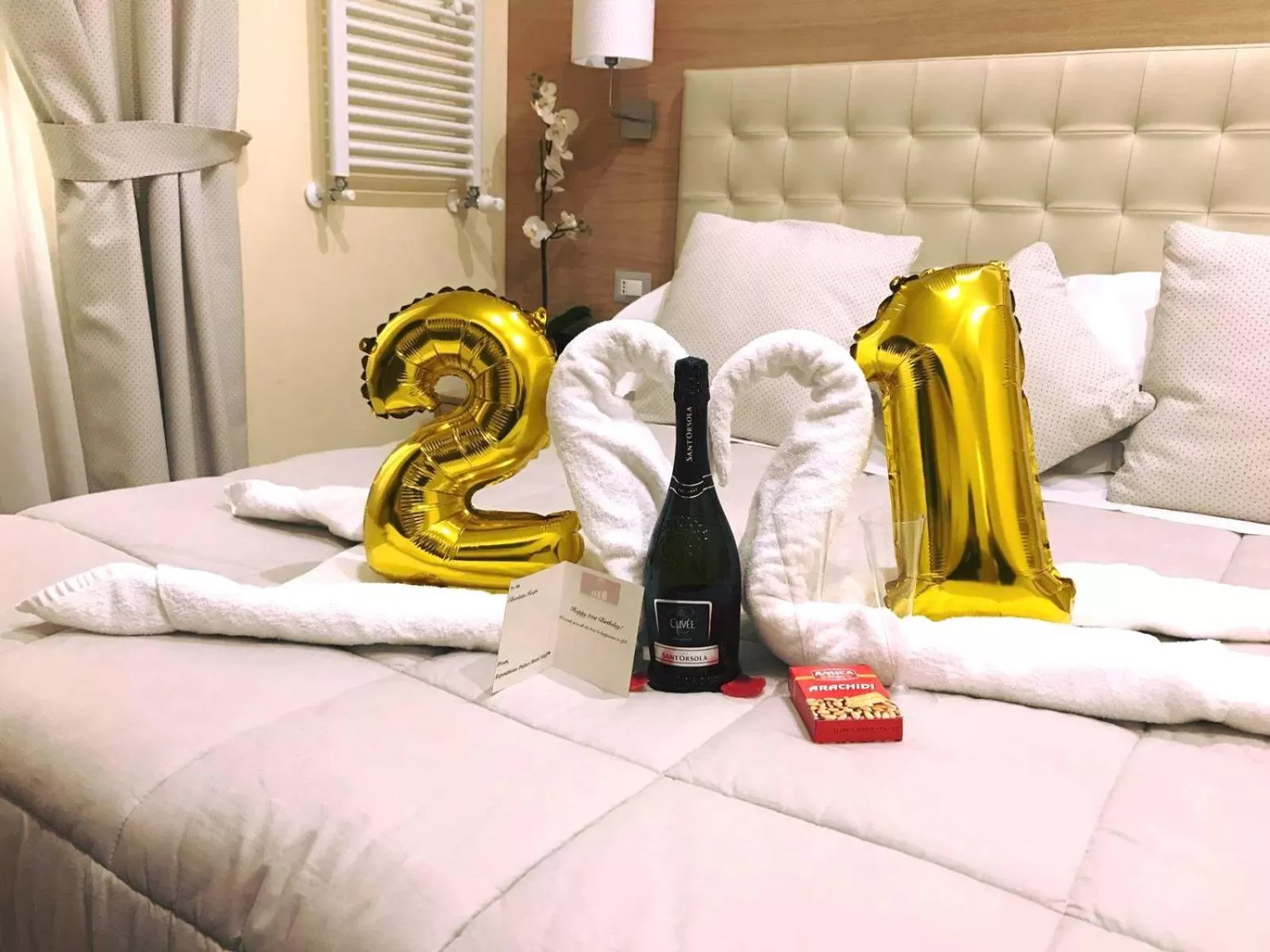 Decorative detail, Bed in Esposizione Palace Hotel