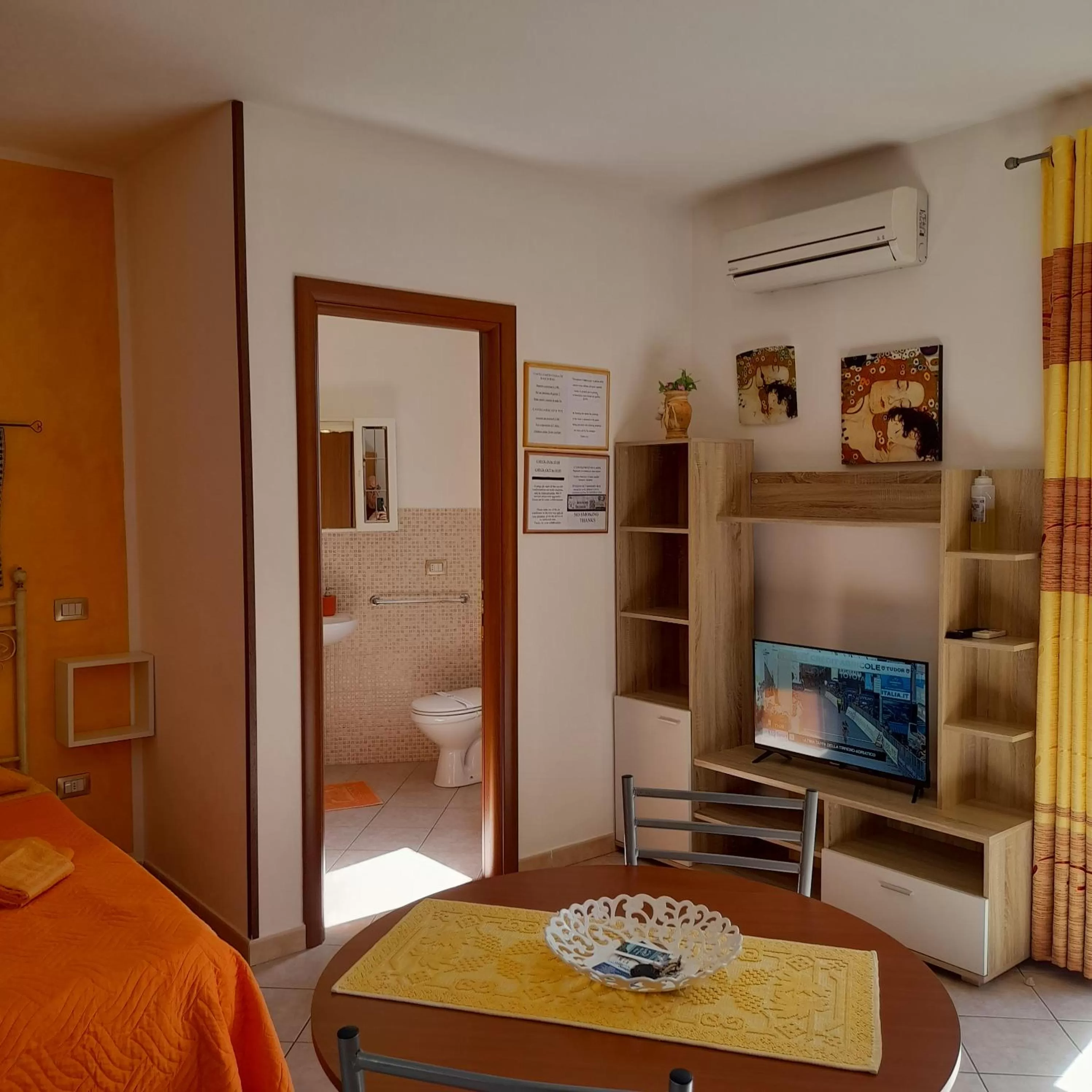 TV and multimedia in La Fortezza casa vacanze & appartament