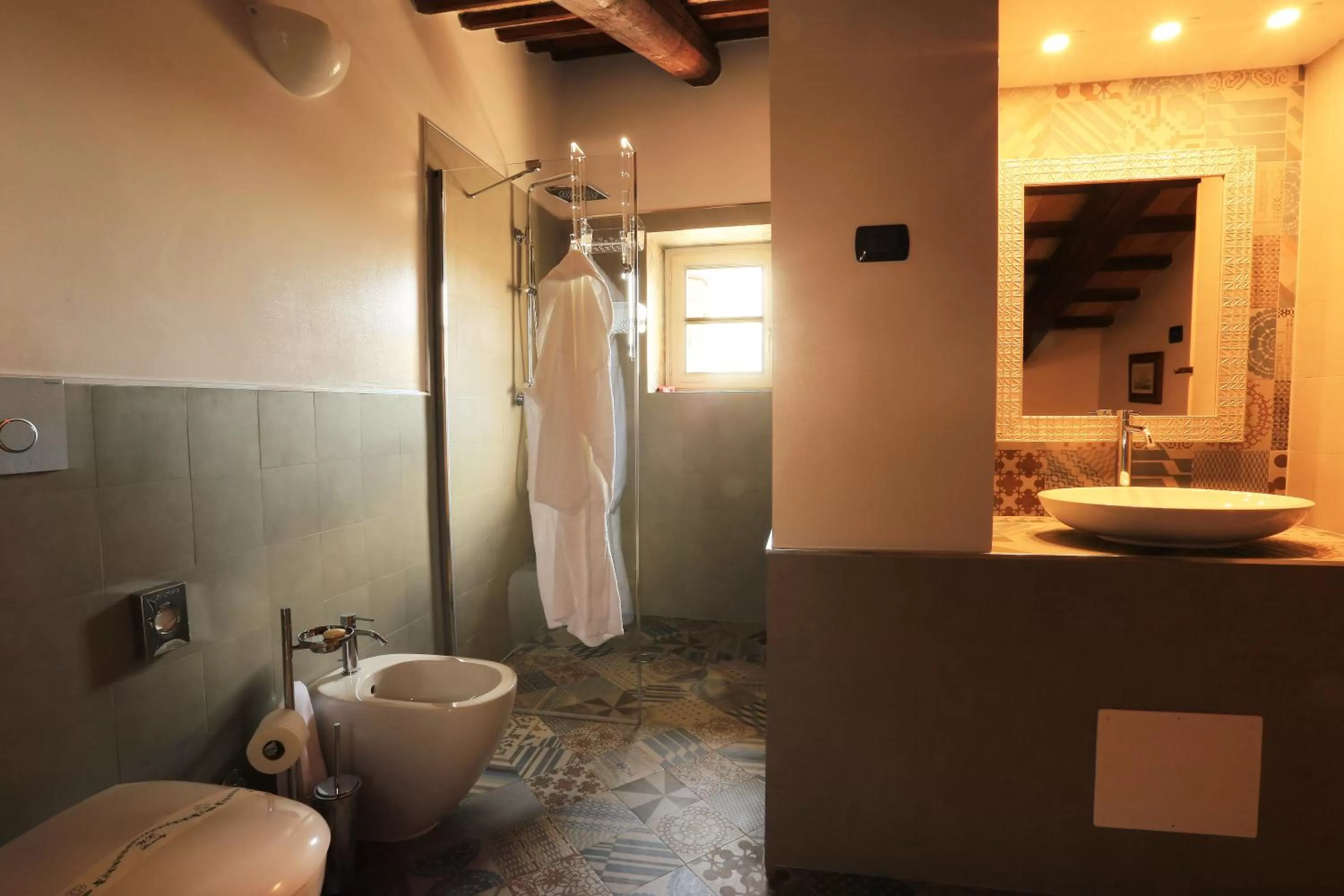 Shower in Palazzo Rotati