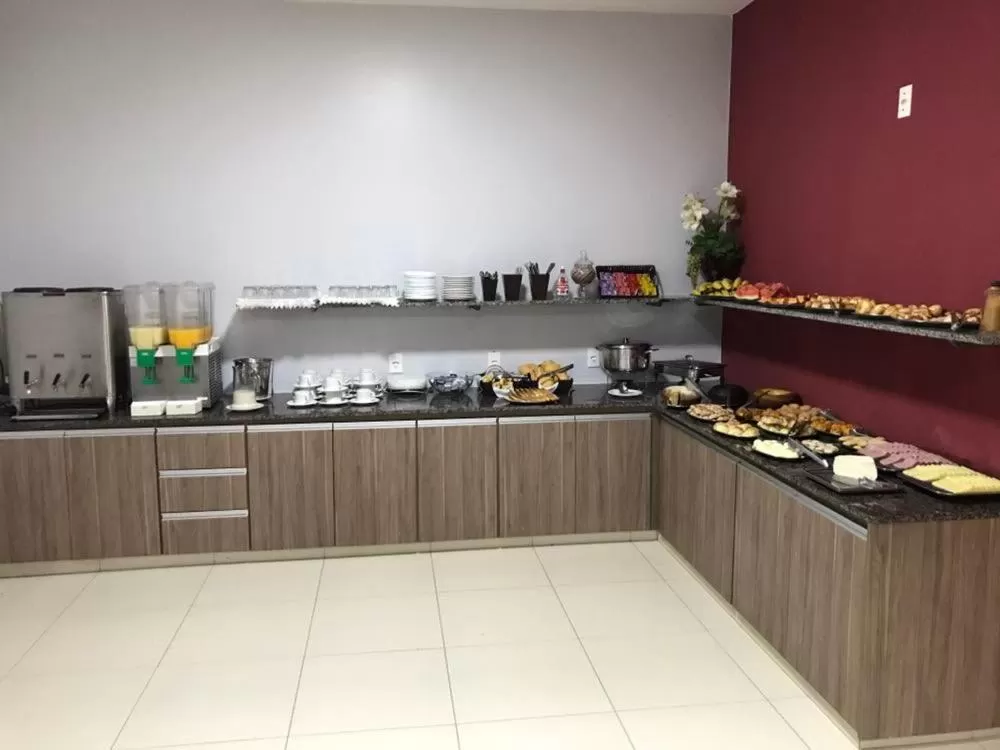 Restaurant/places to eat in Lider Hotel