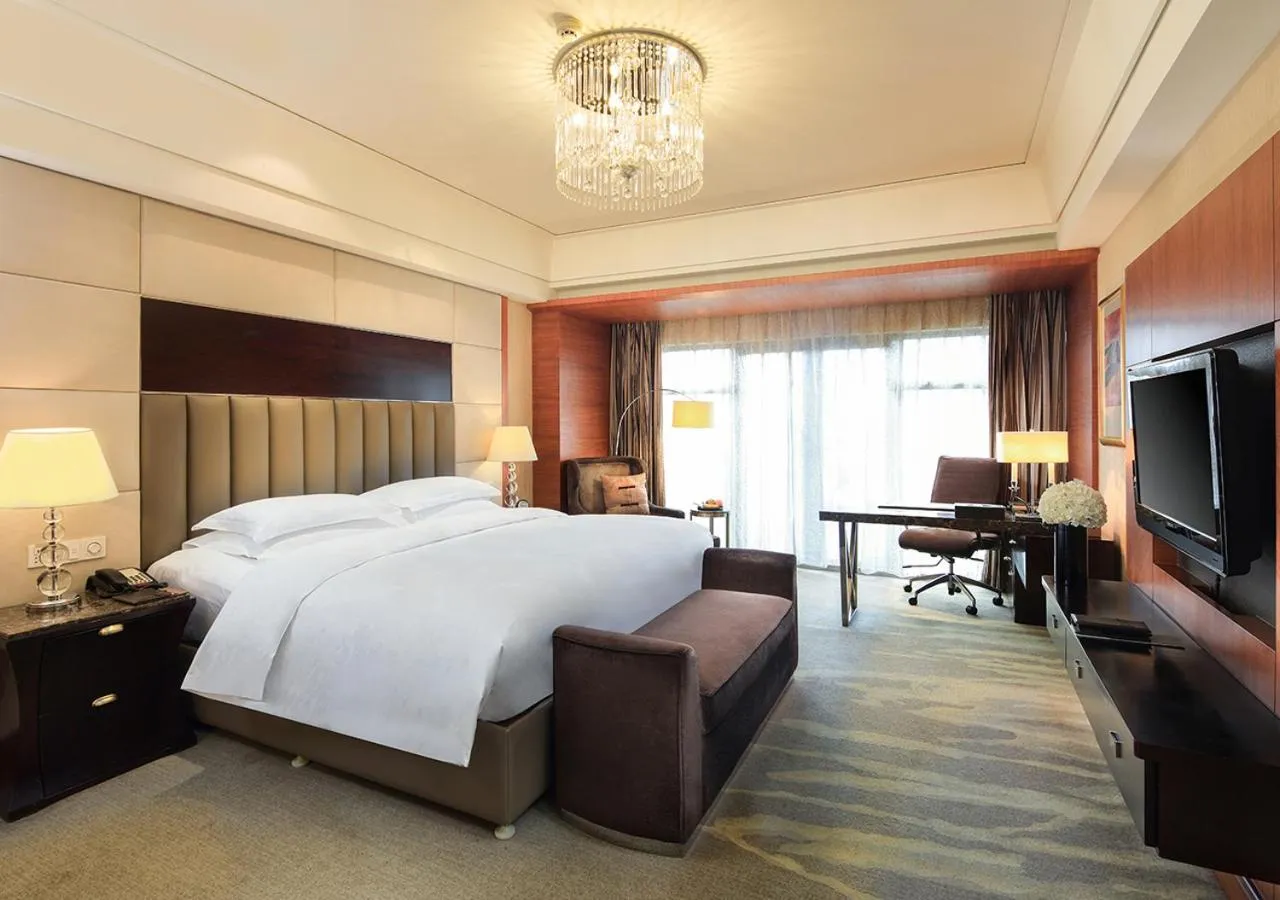 Bed in Wyndham Grand Plaza Royale Hangzhou