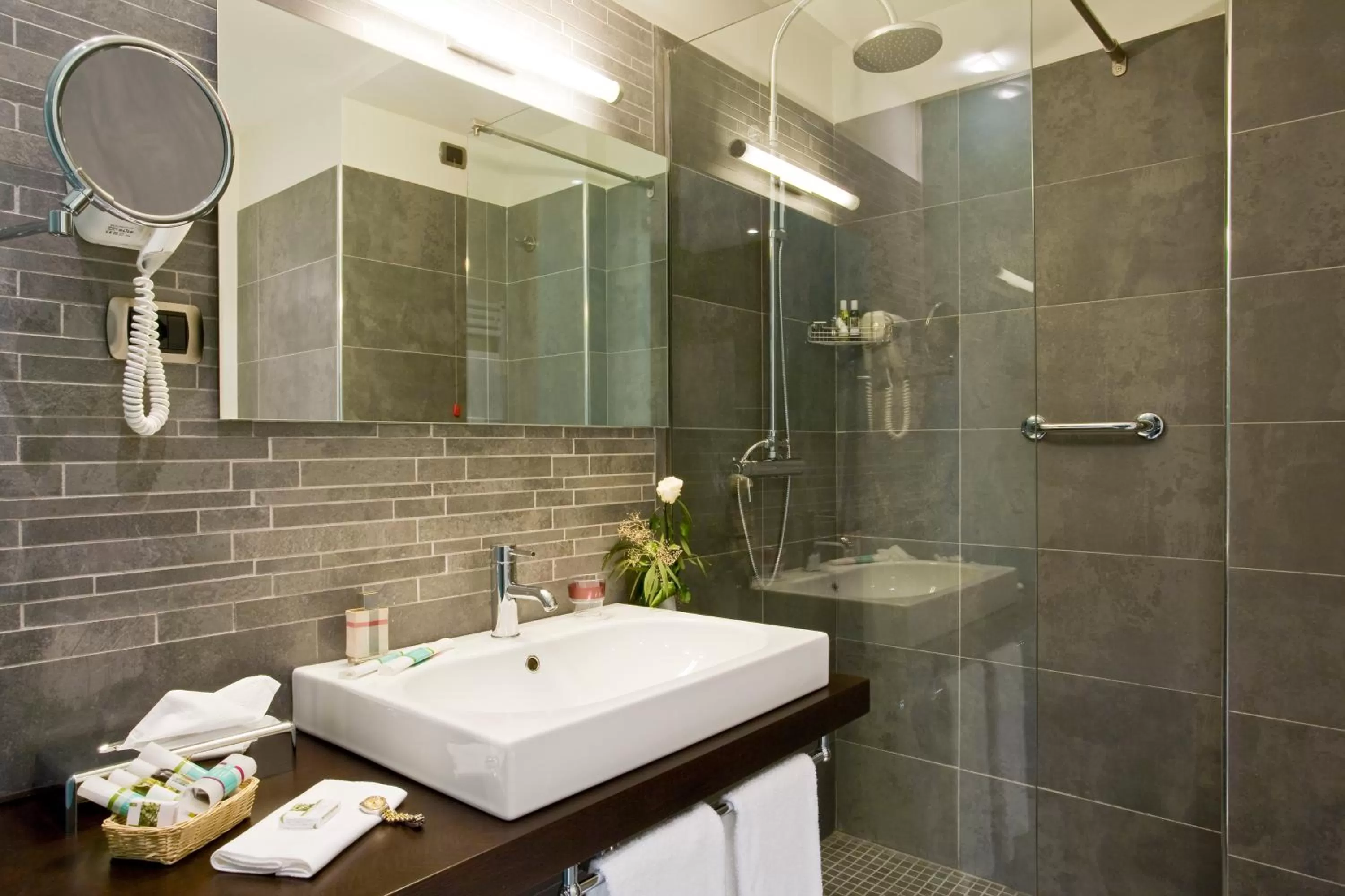 Shower in Hotel Mercure Siracusa