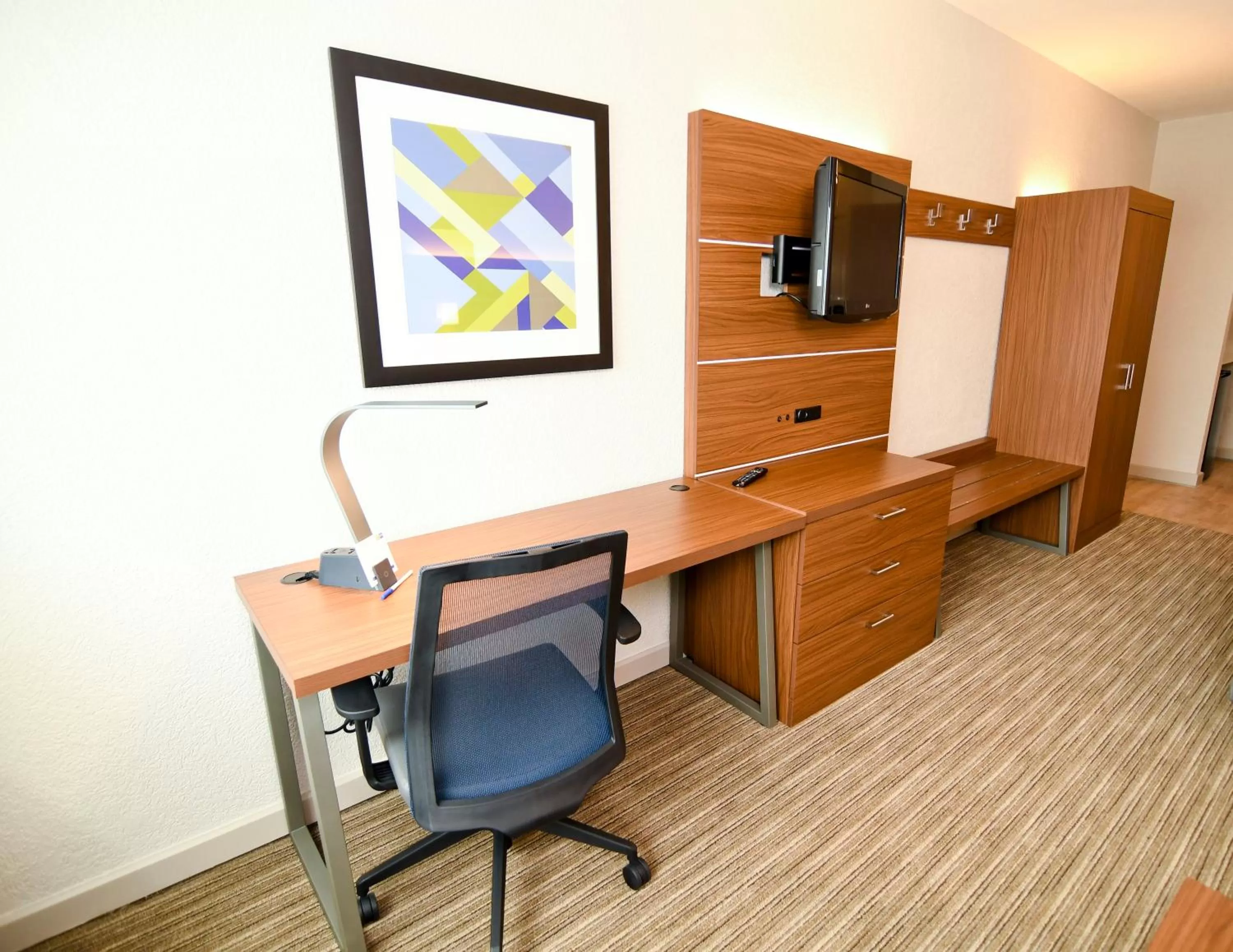Photo of the whole room in Holiday Inn Express Hotel & Suites Port Clinton-Catawba Island by IHG