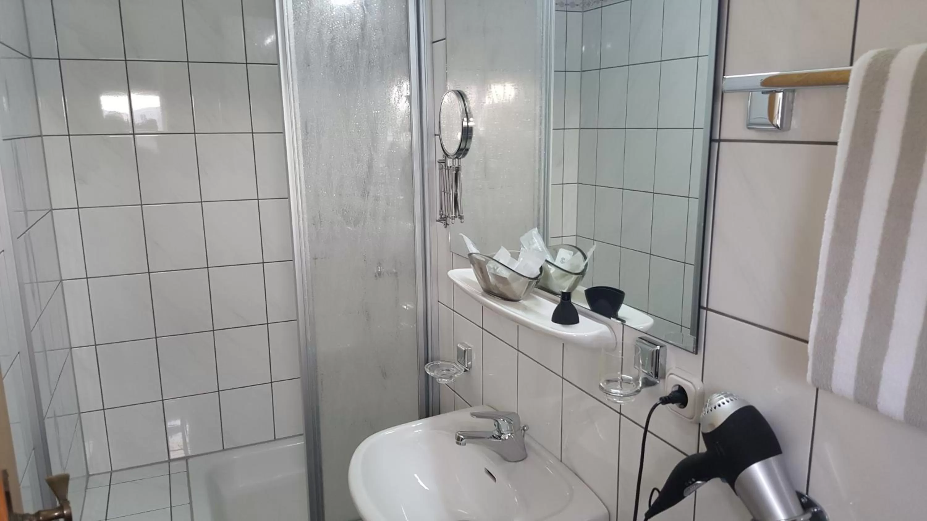 Shower in Hotel Residenz Stockstadt