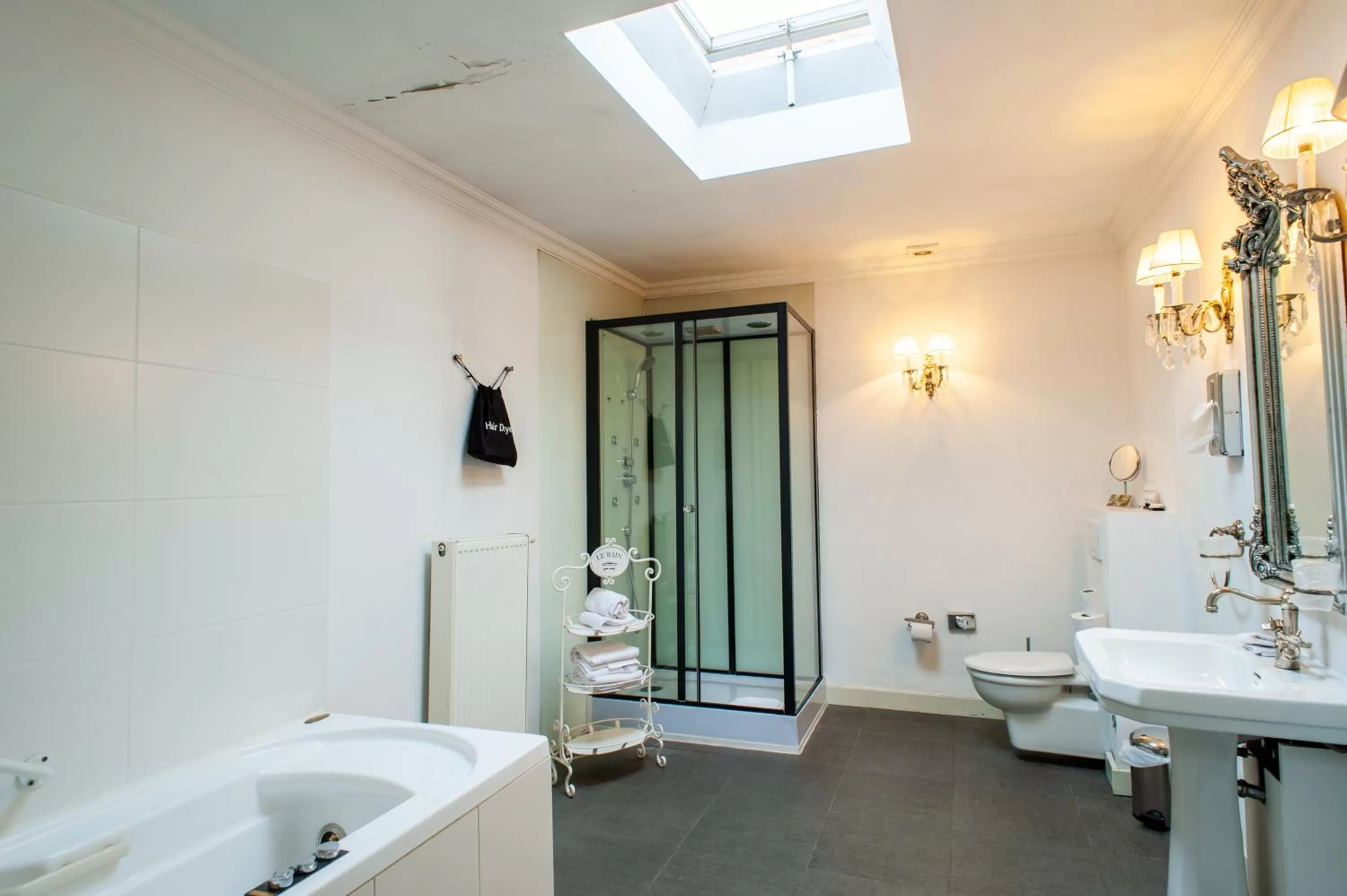 Bathroom in Charme Hotel Hancelot