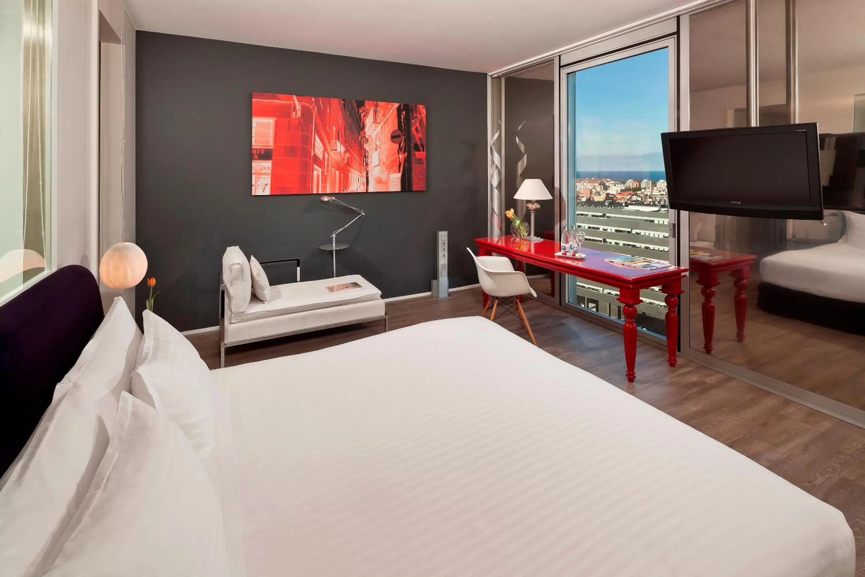 TV and multimedia, Bed in Melia Barcelona Sky 4* Sup