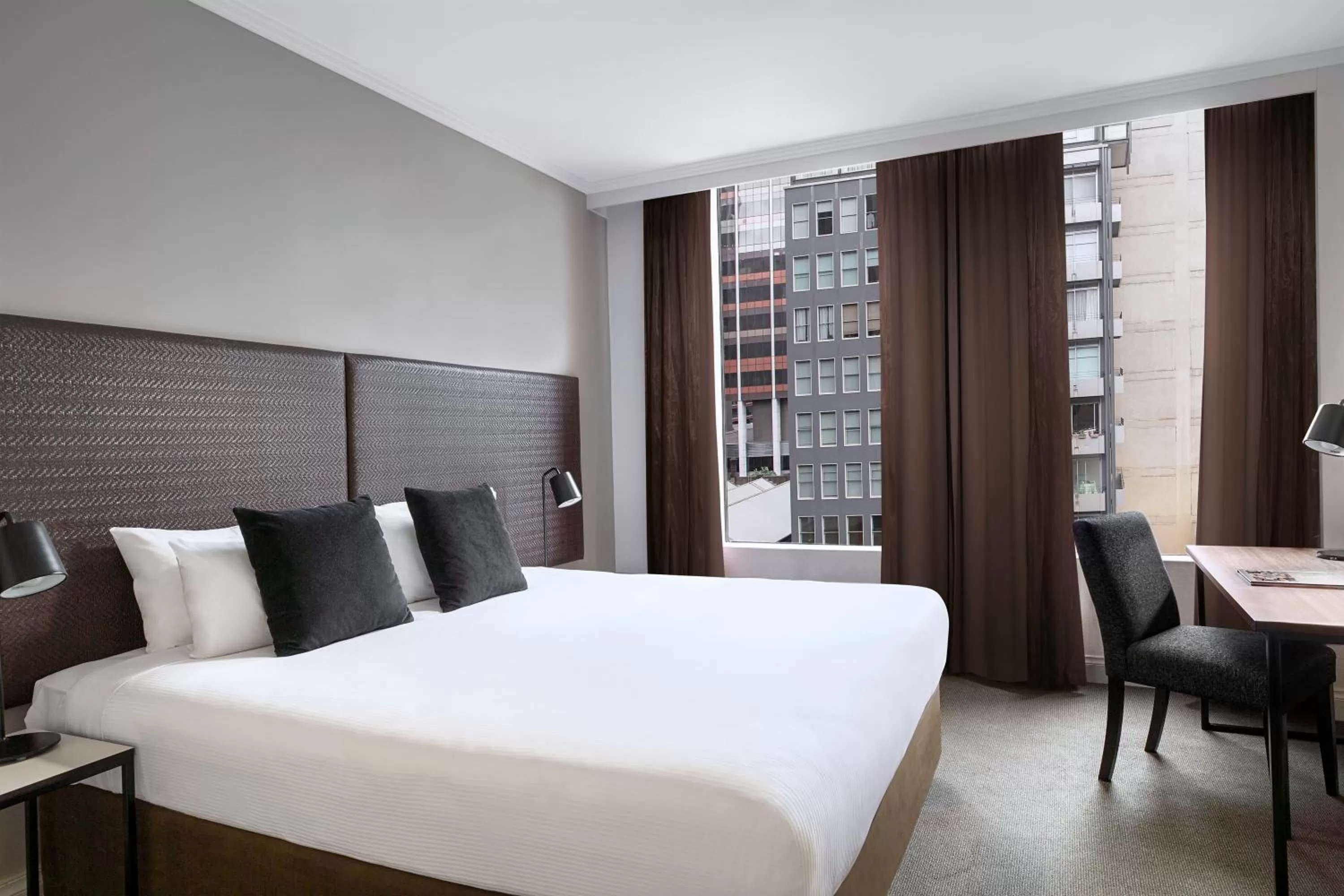 Bedroom, Bed in Mantra on Little Bourke Melbourne