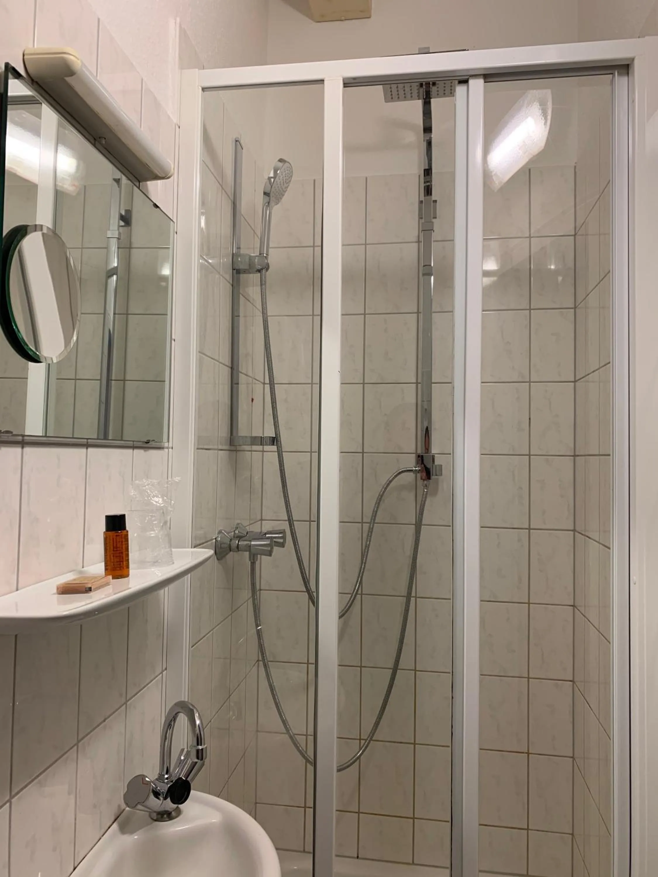 Shower in Hotel Berg